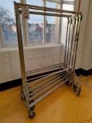 5 - Mobile clothes rail, with adjustable height centre bar