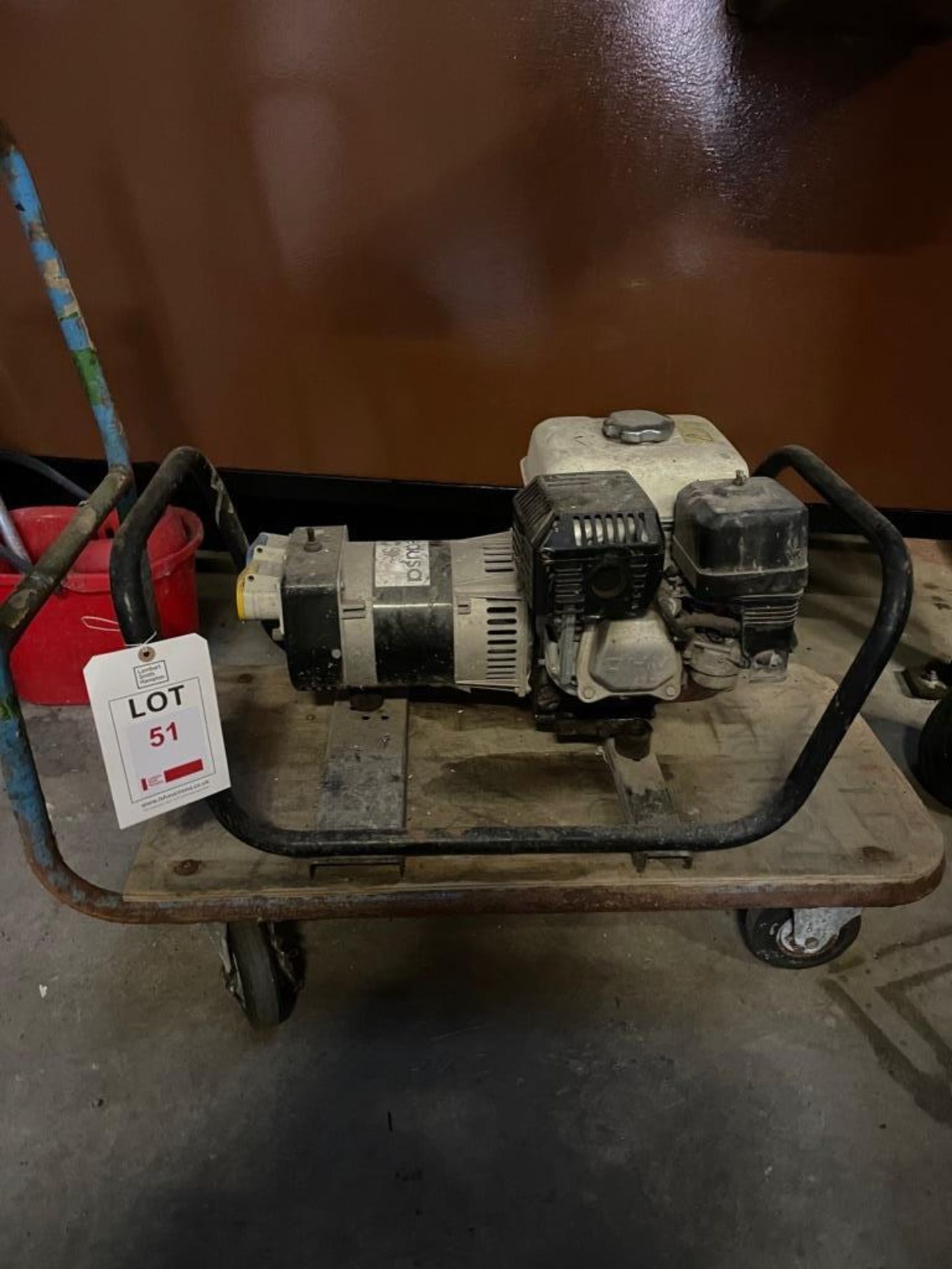 Medusa/Honda AP85 2.2KVA 110/240V petrol generator, on trolley