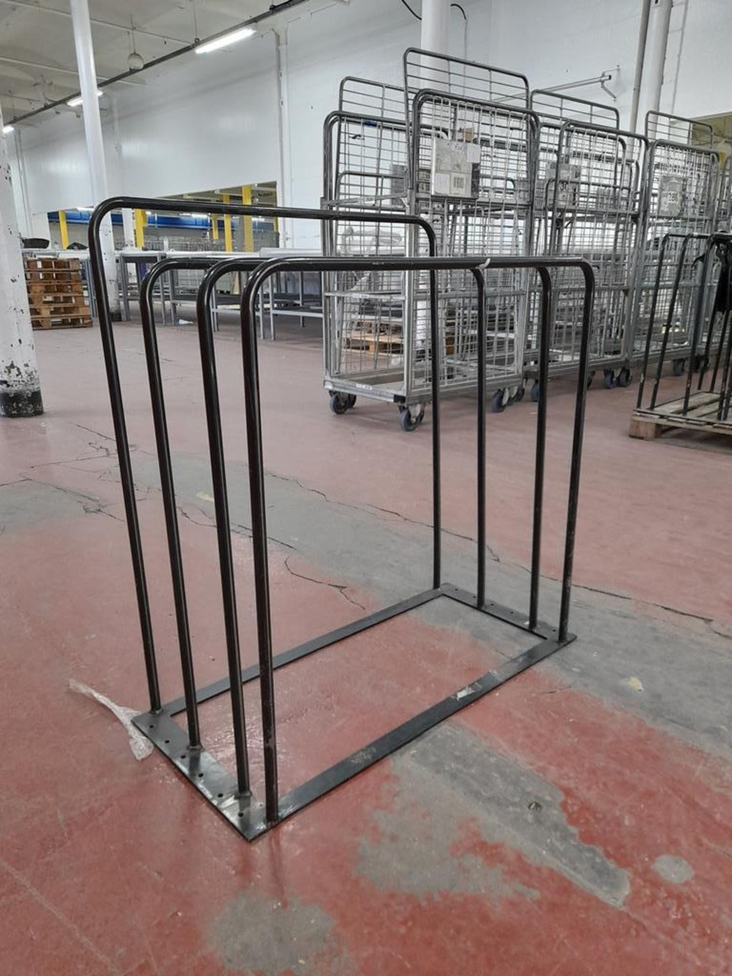 10 - Box packing stands, wall or floor mounted (Black), as lotted on 2 pallets (photo for - Image 2 of 6