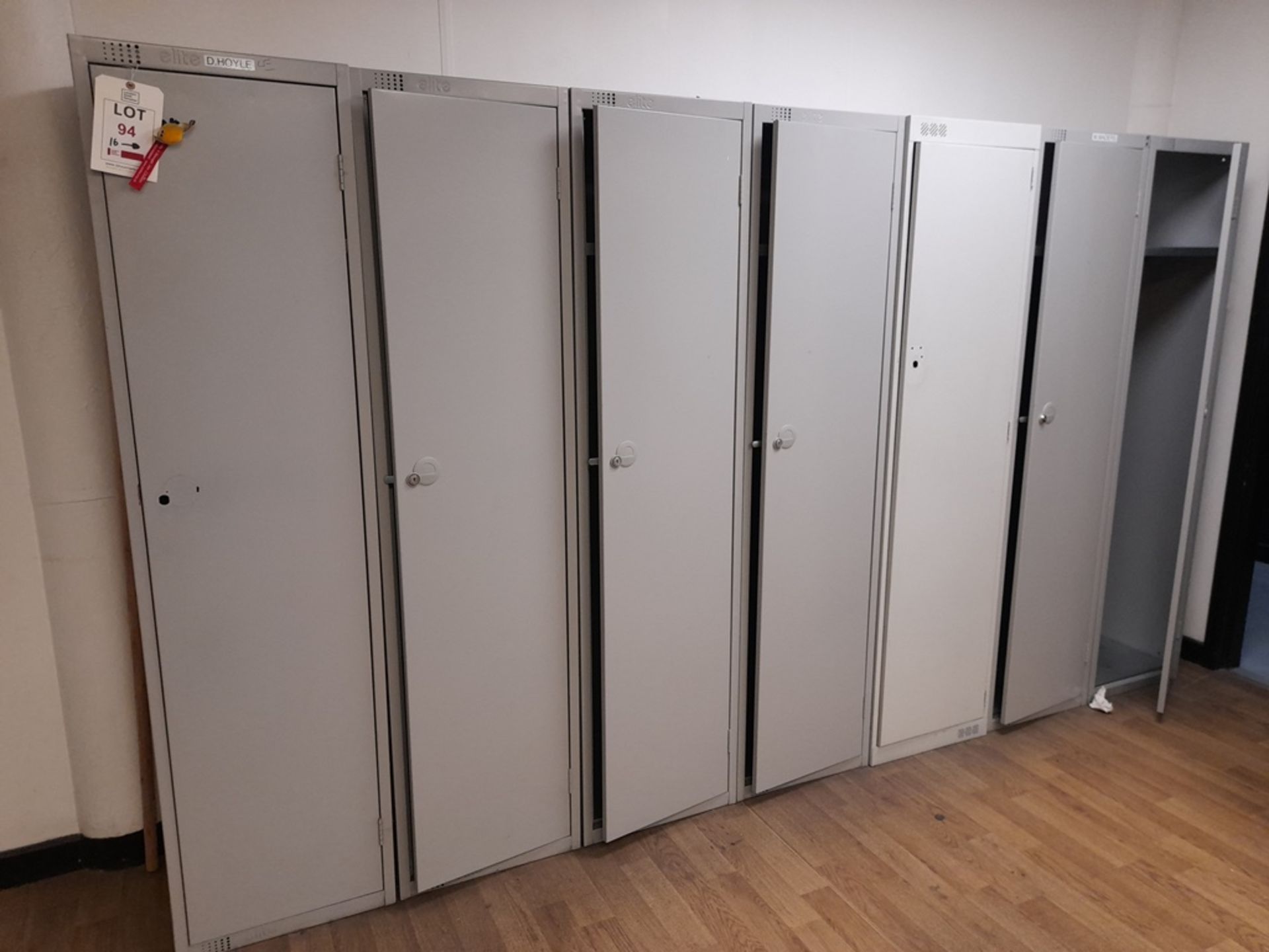 16 - Various single door lockers, as lotted