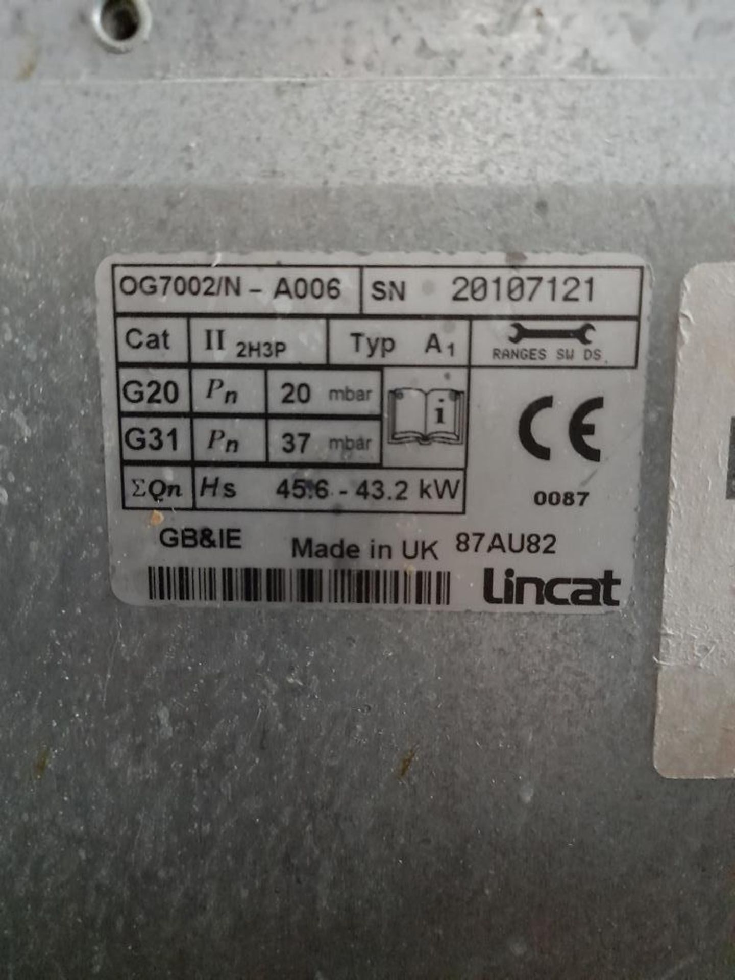 Lincat OG7002/N gas 6 burner range, s/n 20107121, purchase date 28/02/2014. A work Risk Assessment - Image 2 of 2