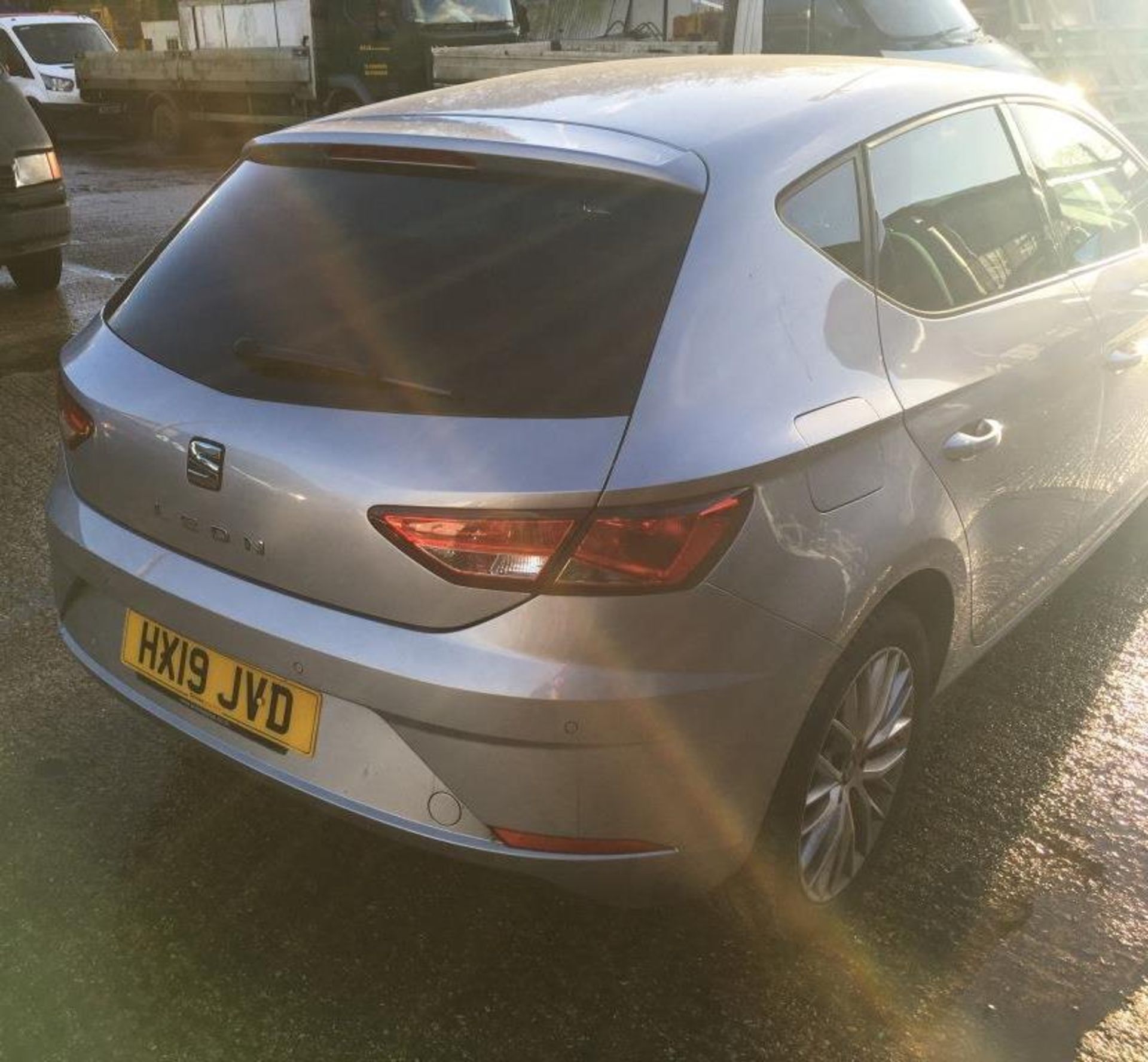 Seat Leon SE Dynamic TDI 5 door hatchback car (19 plate) - Image 5 of 17