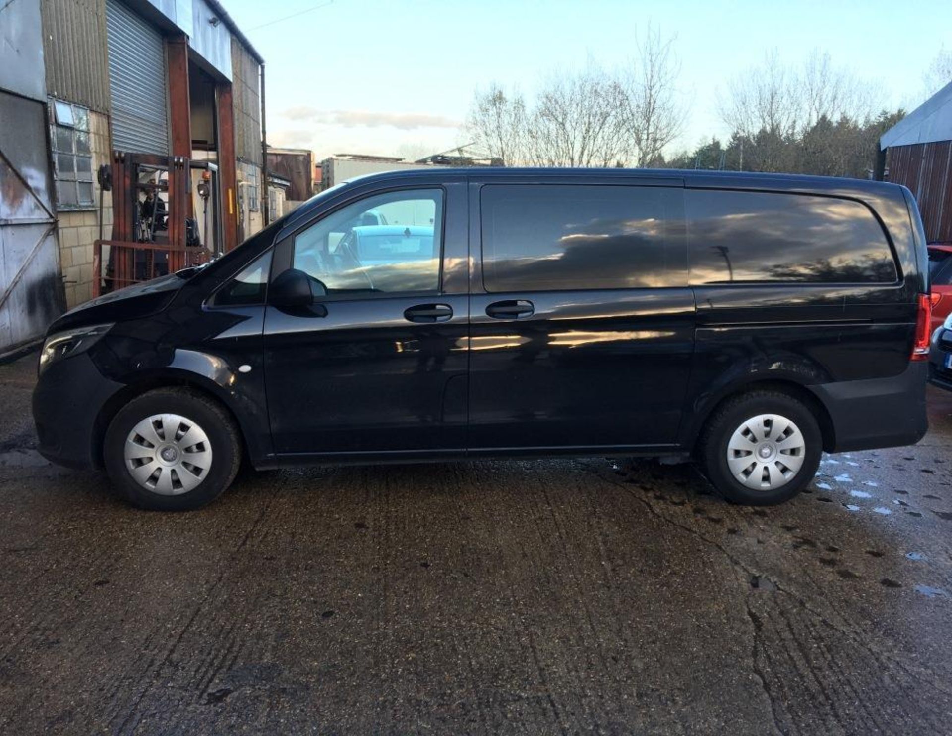 Mercedes Benz Vito 116 Bluetec crew van (17 plate) - Image 2 of 27