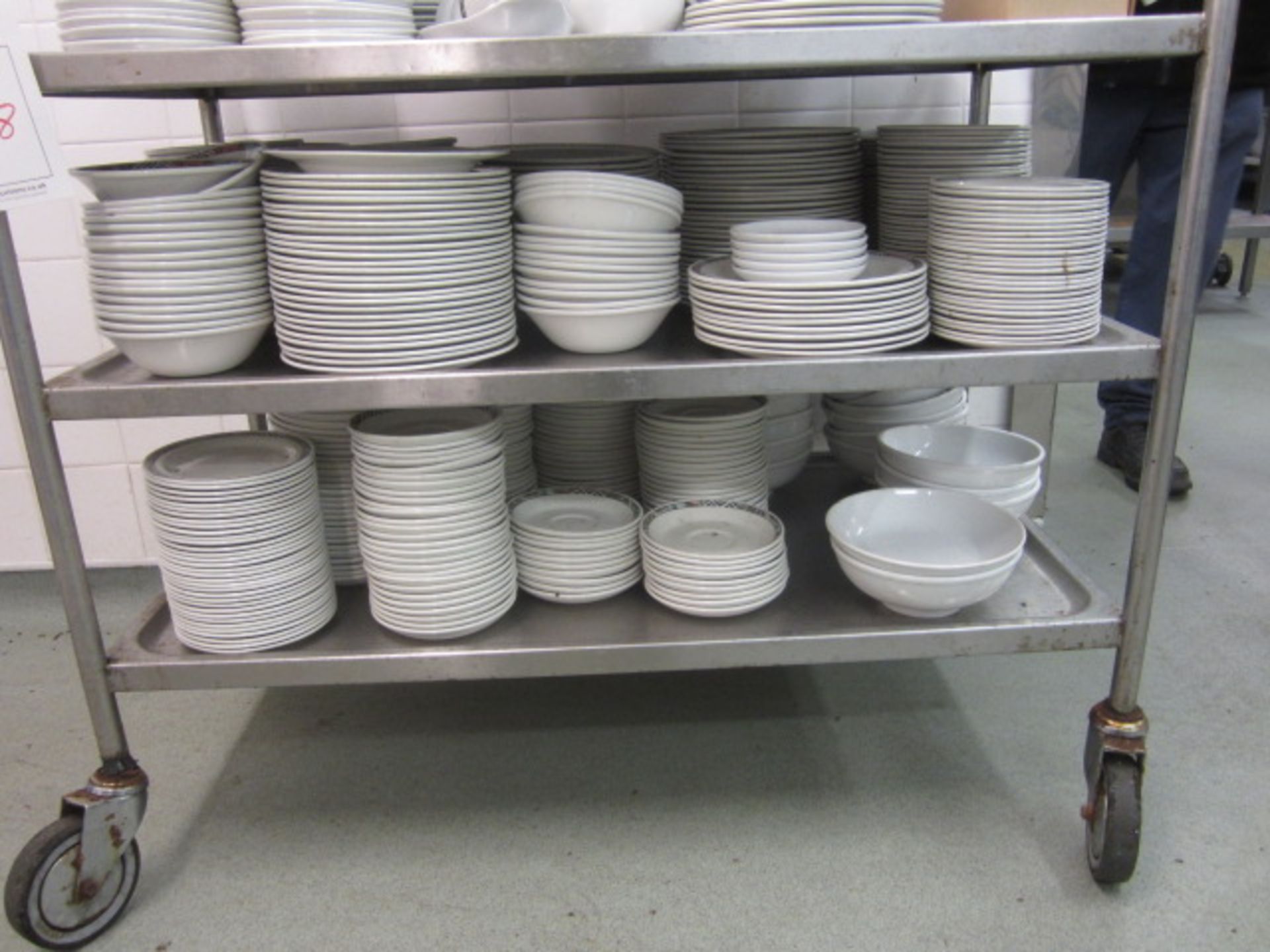 Quantity of assorted chinaware including plates, cups, saucers, jugs, serving bowls, etc., - Image 2 of 7