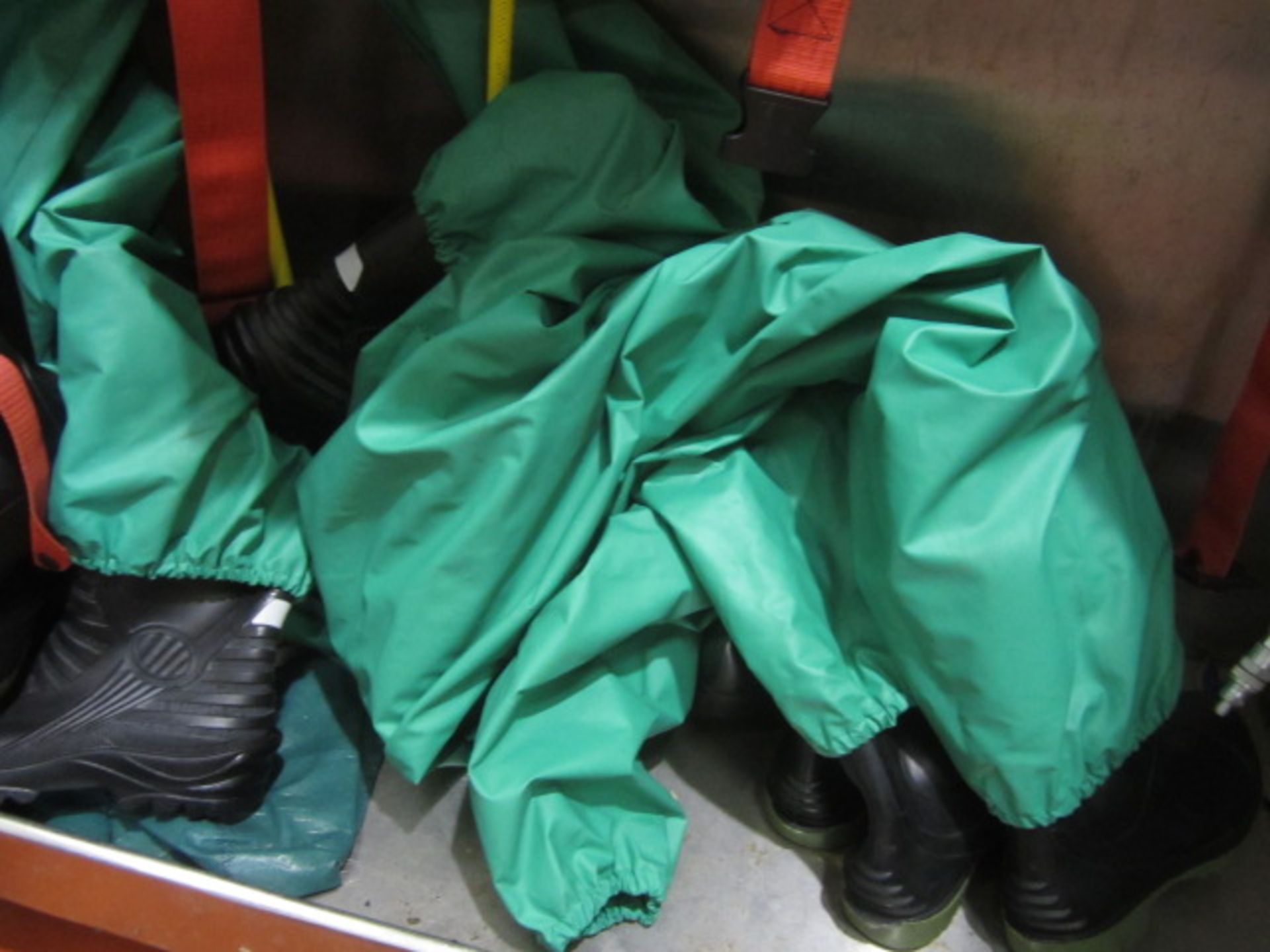 Quantity of Chemmantor chemical protection rinse dry body suits & hood - Image 6 of 8