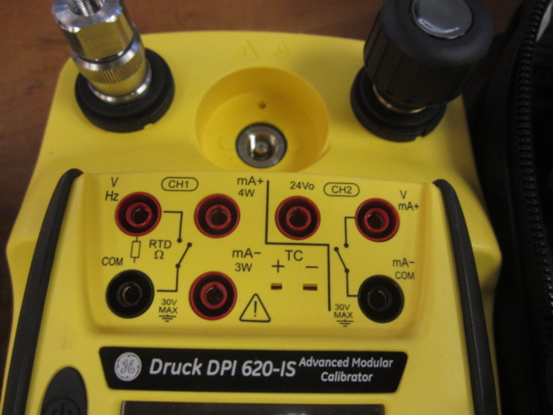 GE Druck DPI 620-IS advanced modular calibrator, serial no. 4008491 (2015), mounted on PV-622-IS, - Image 3 of 3