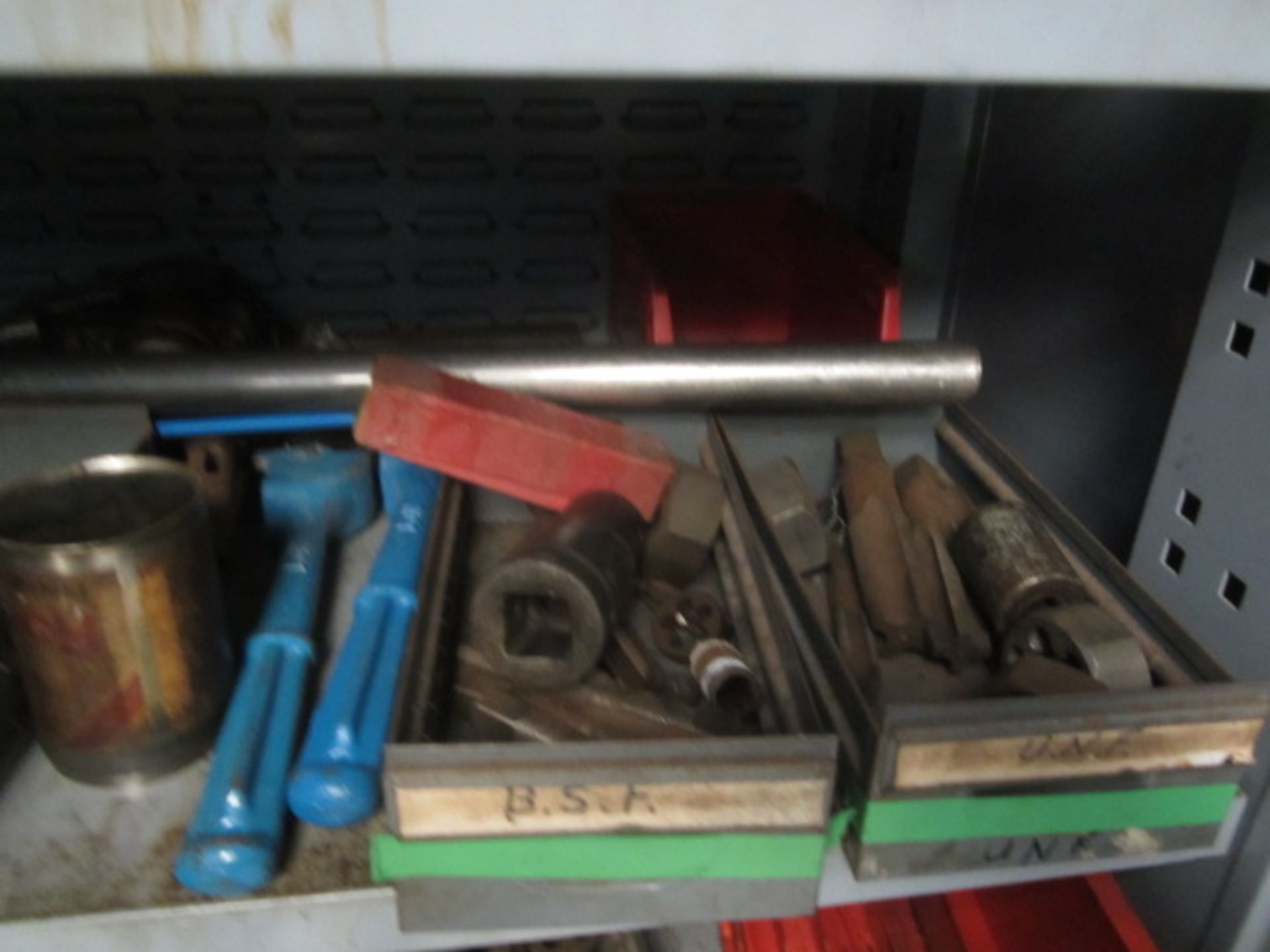 Bolt Compact twin door steel framed workshop cabinet and contents to include threading tools, - Image 6 of 7