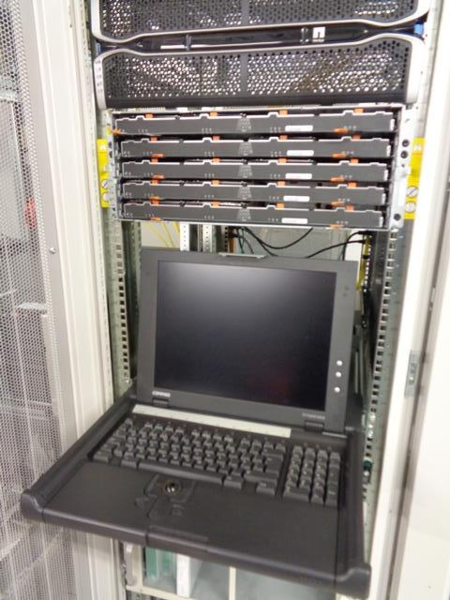 Compaq server cabinet (ref. 5/19) and contents, to include HP Proliant DL380 Gen 9, Net App rack - Image 3 of 3