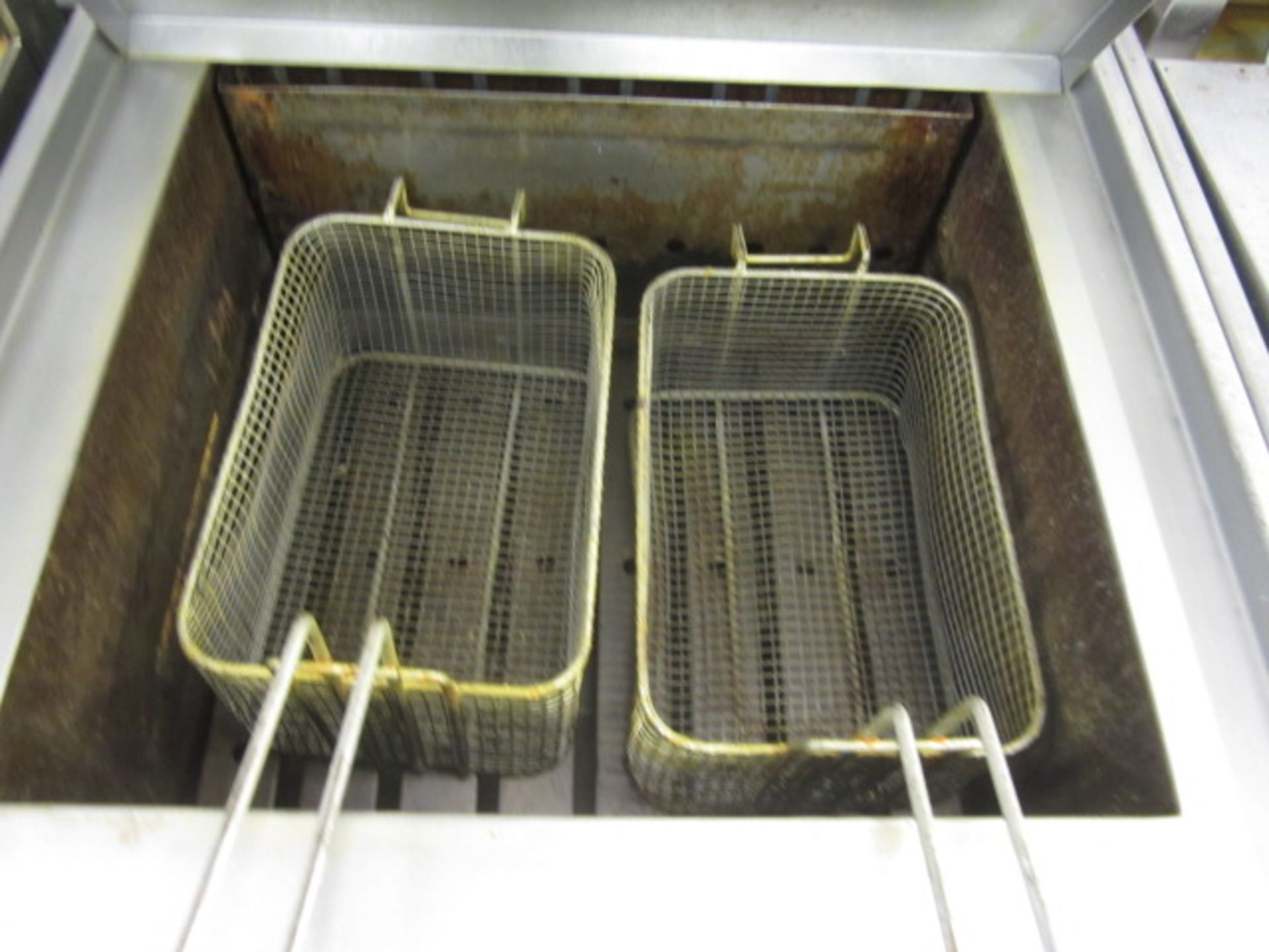 Unbadged electric stainless steel twin basket deep fat fryer, 600mm x 800mm x H950mm - Disconnection - Image 2 of 3