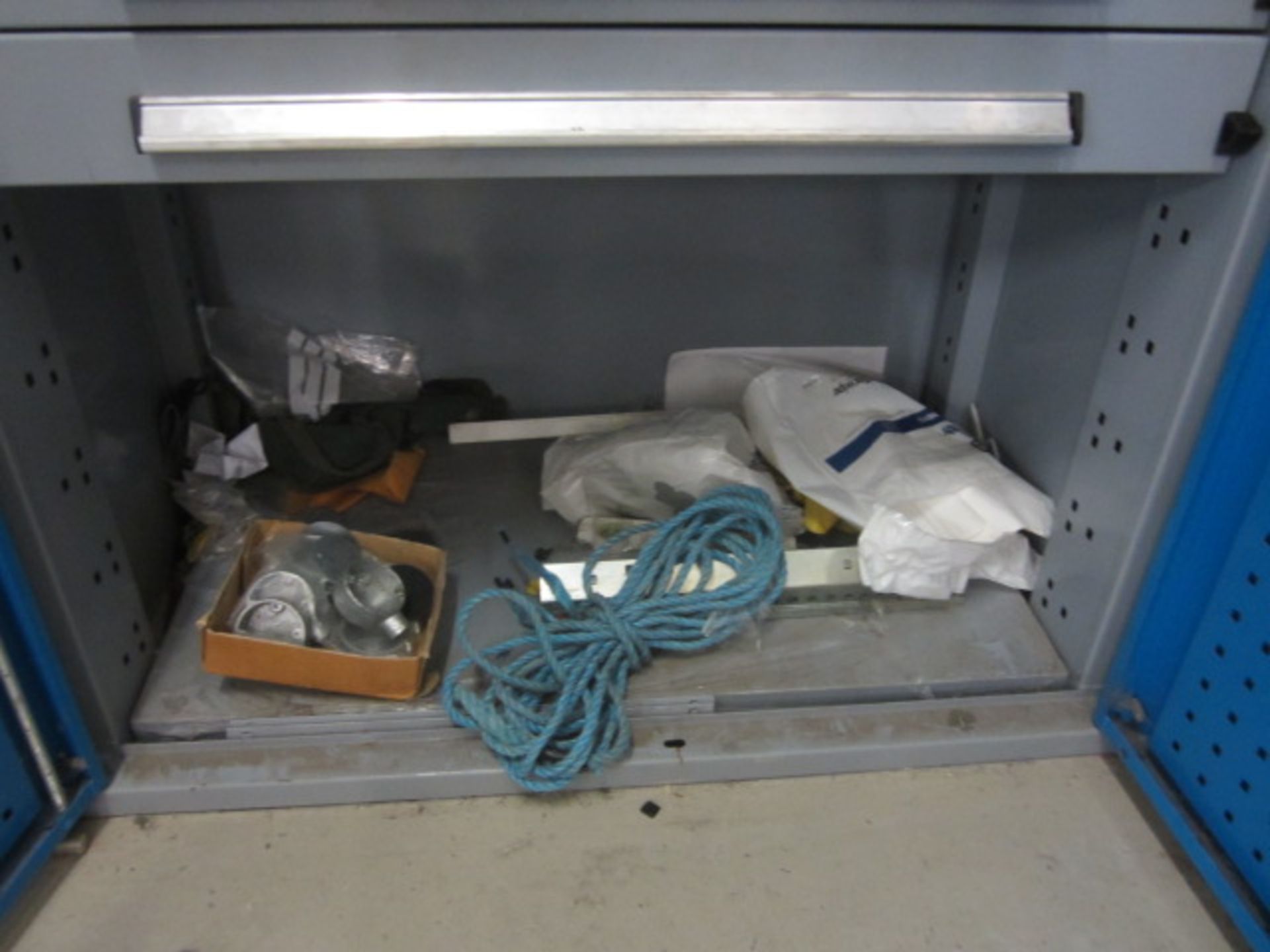 Bott compact steel 2 door/4 drawer cabinet with contents including pipe fittings, mallets, various - Image 8 of 9
