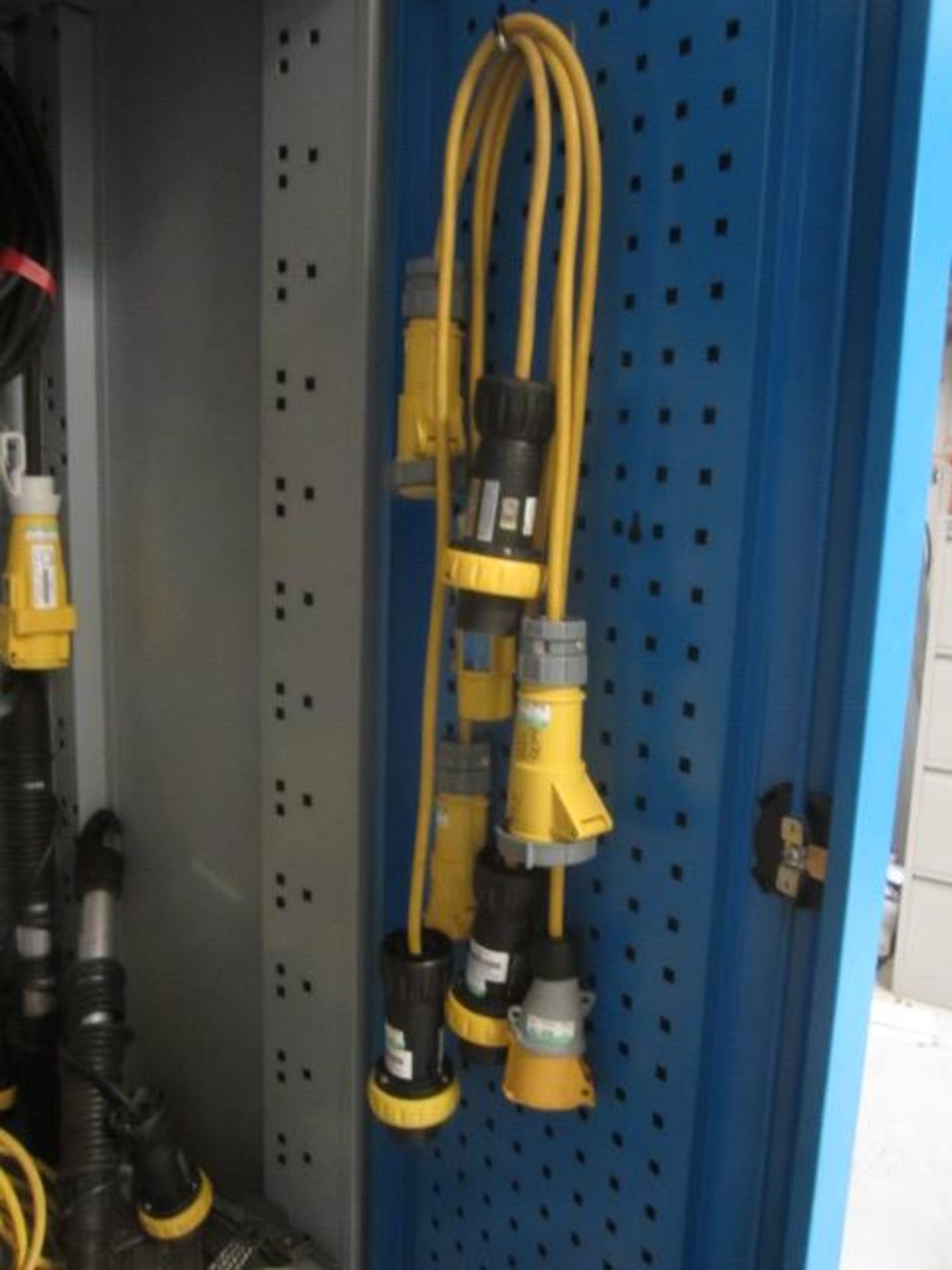 Bolt Compact twin door steel framed workshop cabinet and contents to include assorted 110v extension - Image 3 of 5