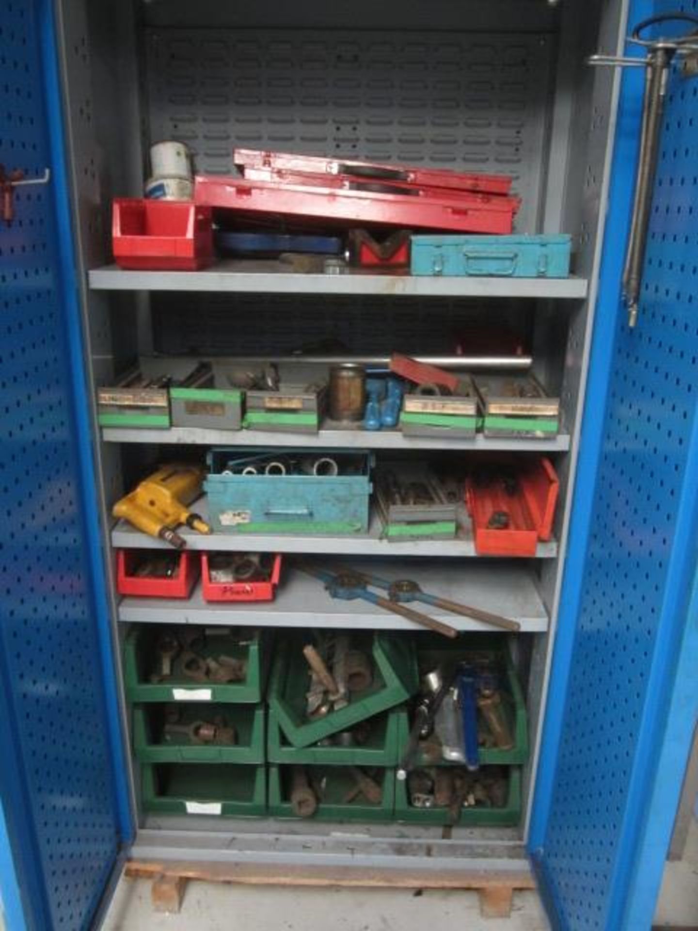 Bolt Compact twin door steel framed workshop cabinet and contents to include threading tools, - Image 2 of 7