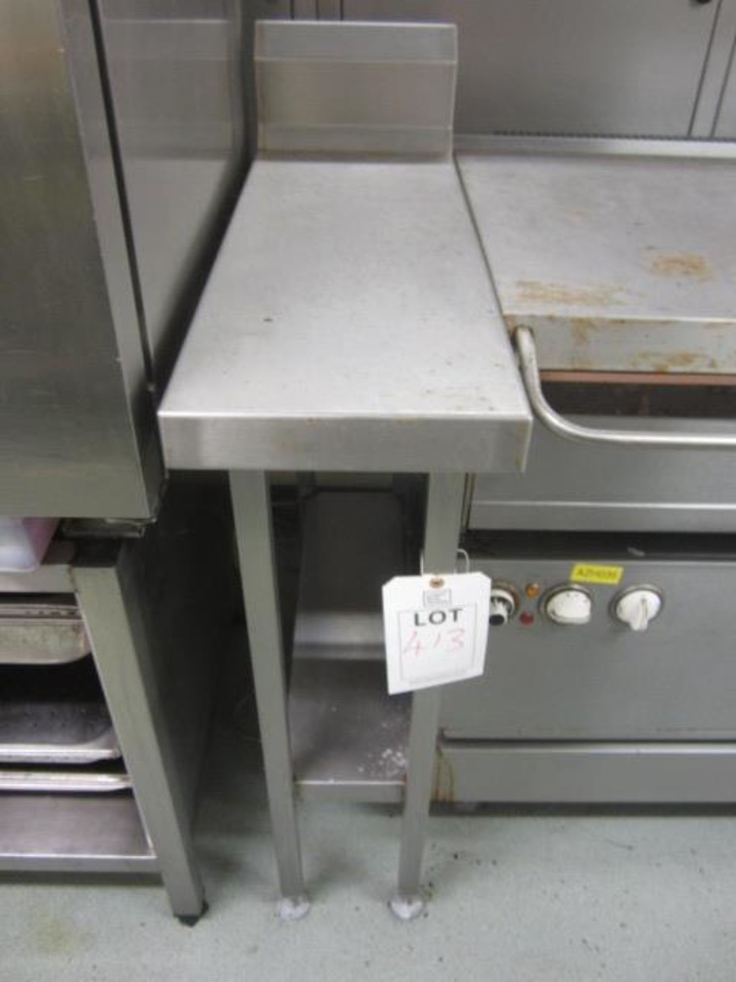 Two stainless steel preparation tables with splash back, undershelf, 400mm x 700mm / 270mm x 780mm - Image 2 of 2