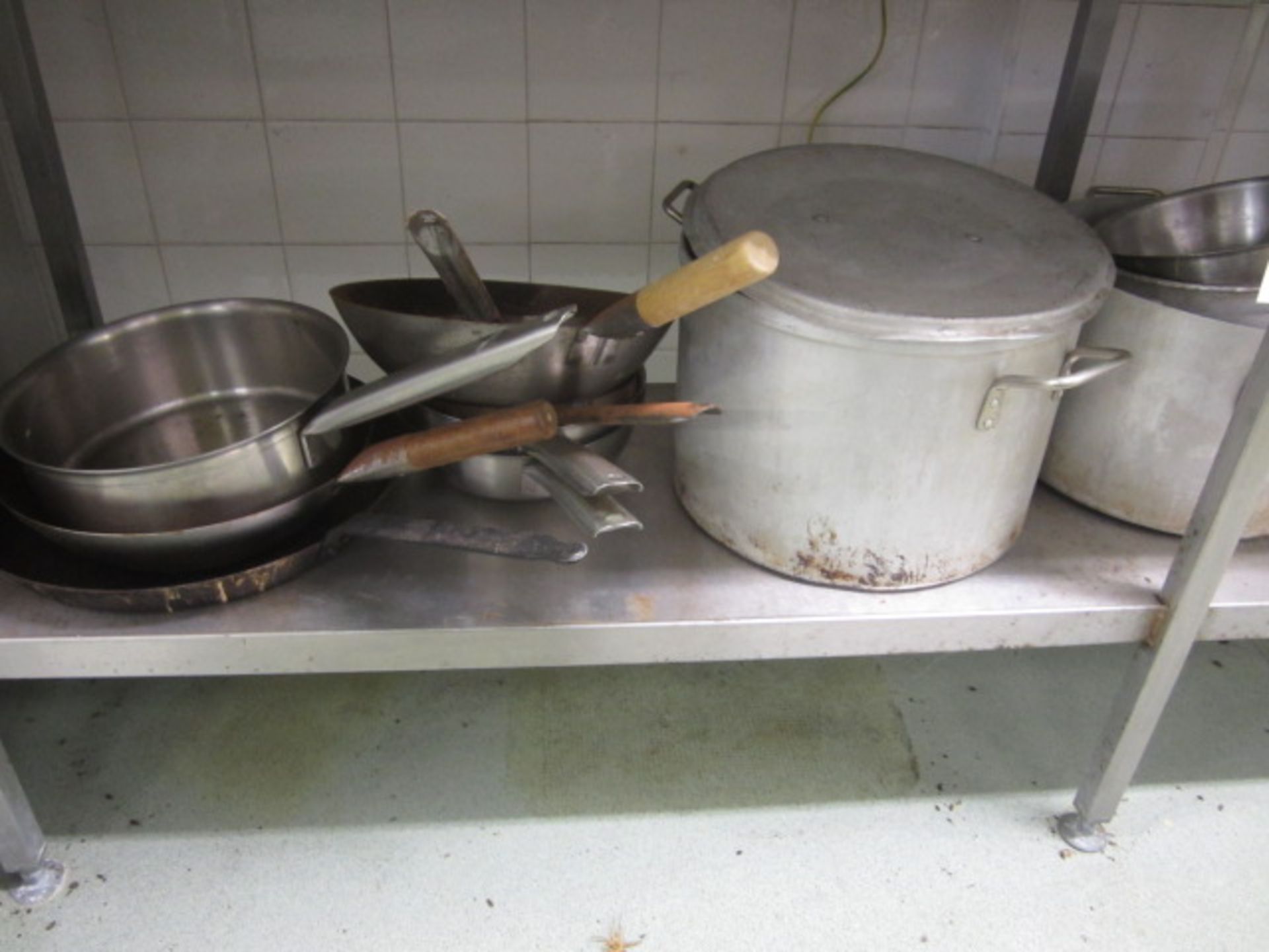 Quantity of assorted pots, pans, cooking utensils, trays, etc. - Image 6 of 7
