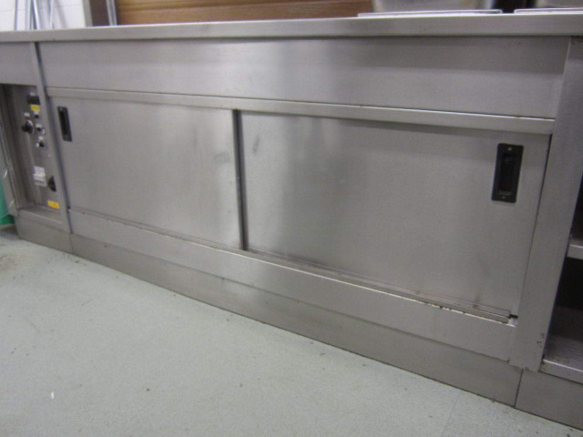 Unbadged stainless steel serving counter comprising 3 section Bain Marie, warming lamps, and hot - Image 8 of 13