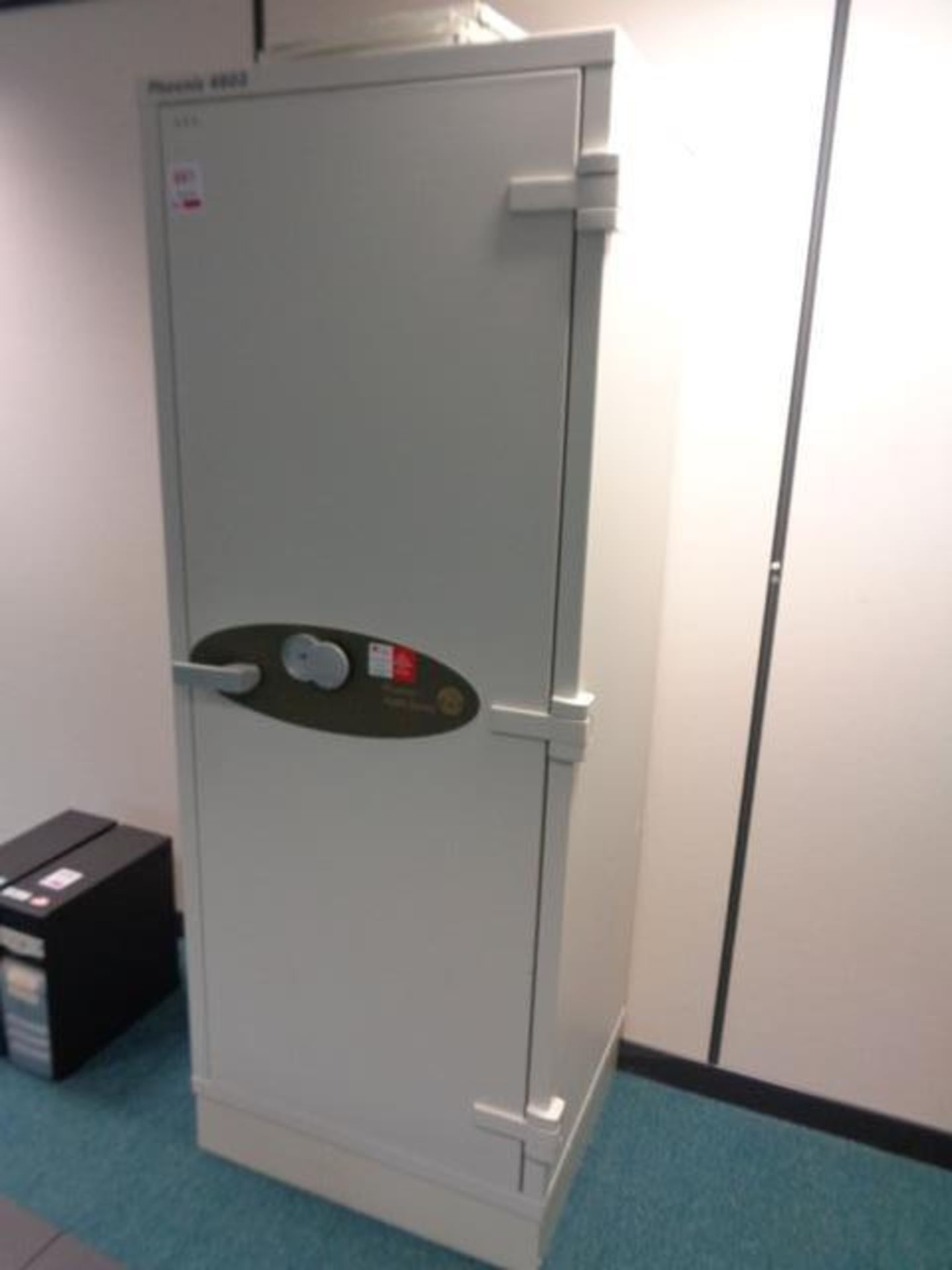 Phoenix 4503 floor standing safe - Complete with Key