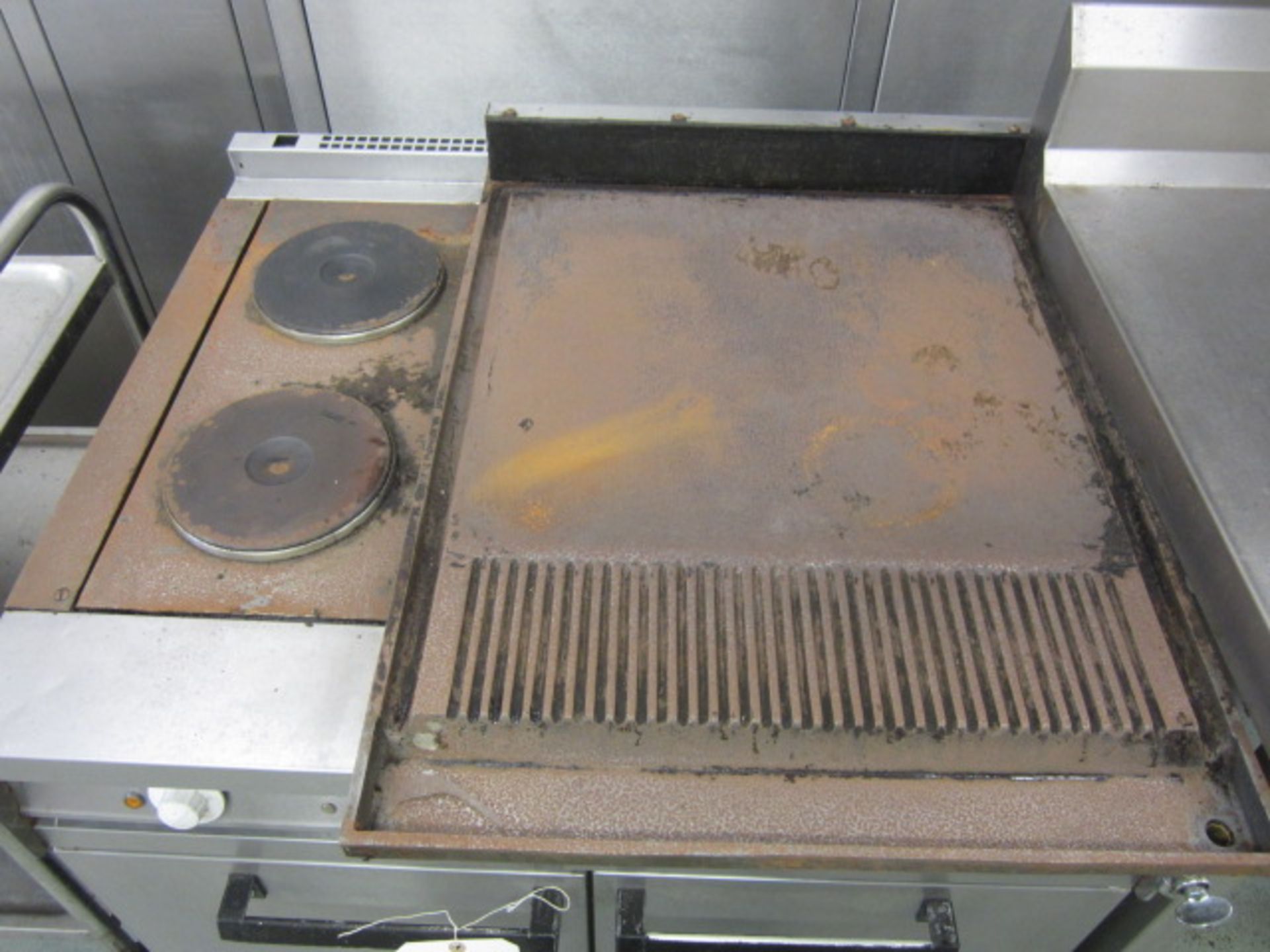 Falcon Dominator stainless steel electric griddle/2 ring cooker, with double oven, 900mm x 850mm x - Image 2 of 3