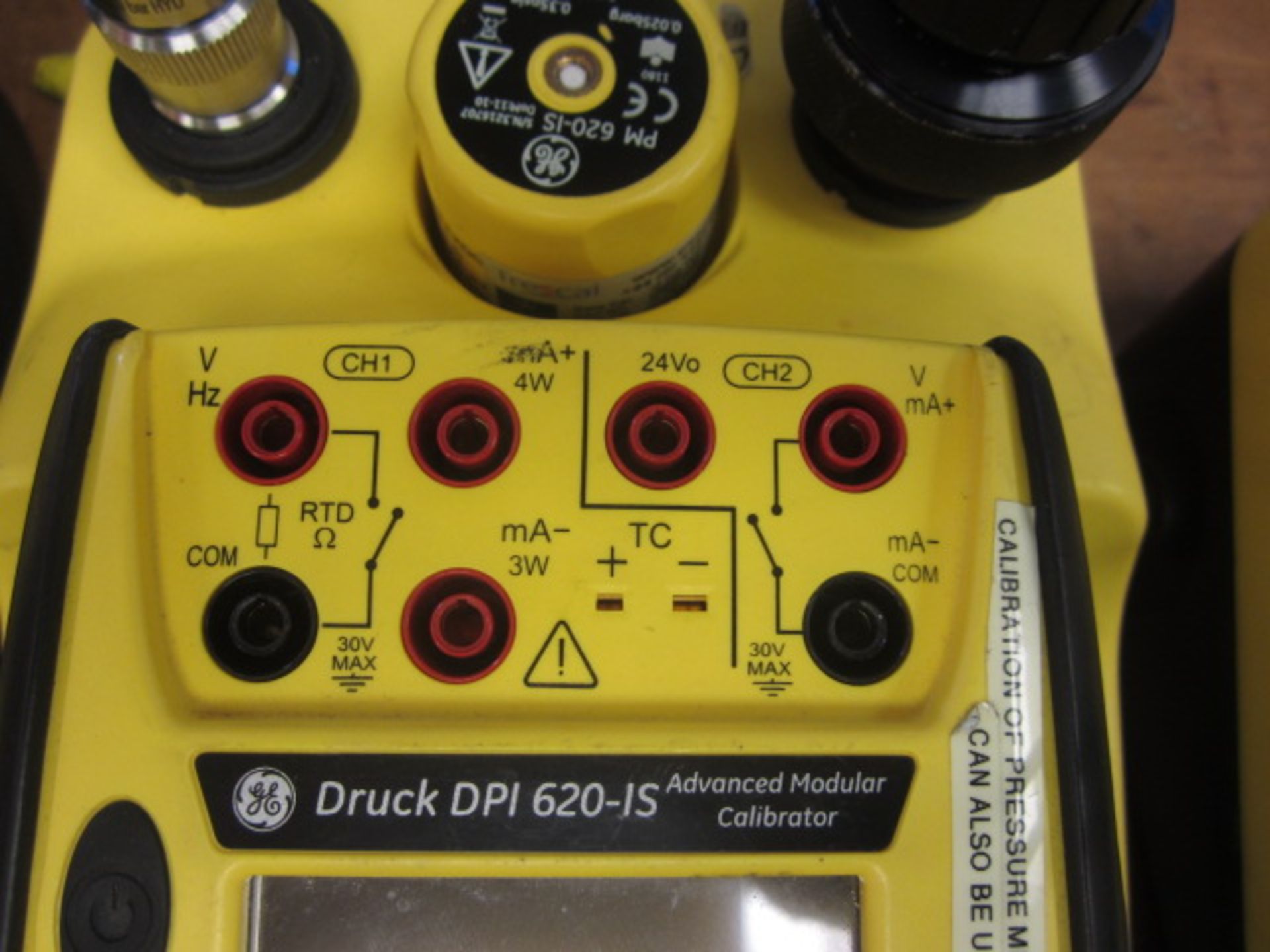 GE Druck DPI 620-IS advanced modular calibrator, serial no. 3505626 (2012), mounted on PV-622-IS, - Image 3 of 3