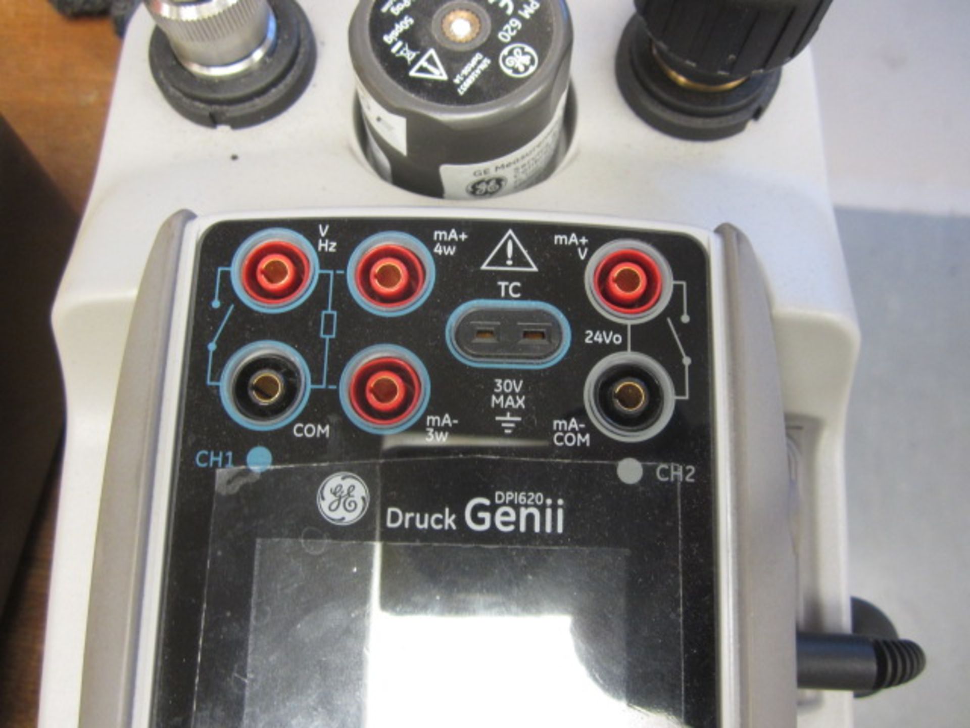 GE Druck Genii DP1620 advanced modular calibrator, serial no. 4006853 (2014), mounted on PV621G, - Image 3 of 3
