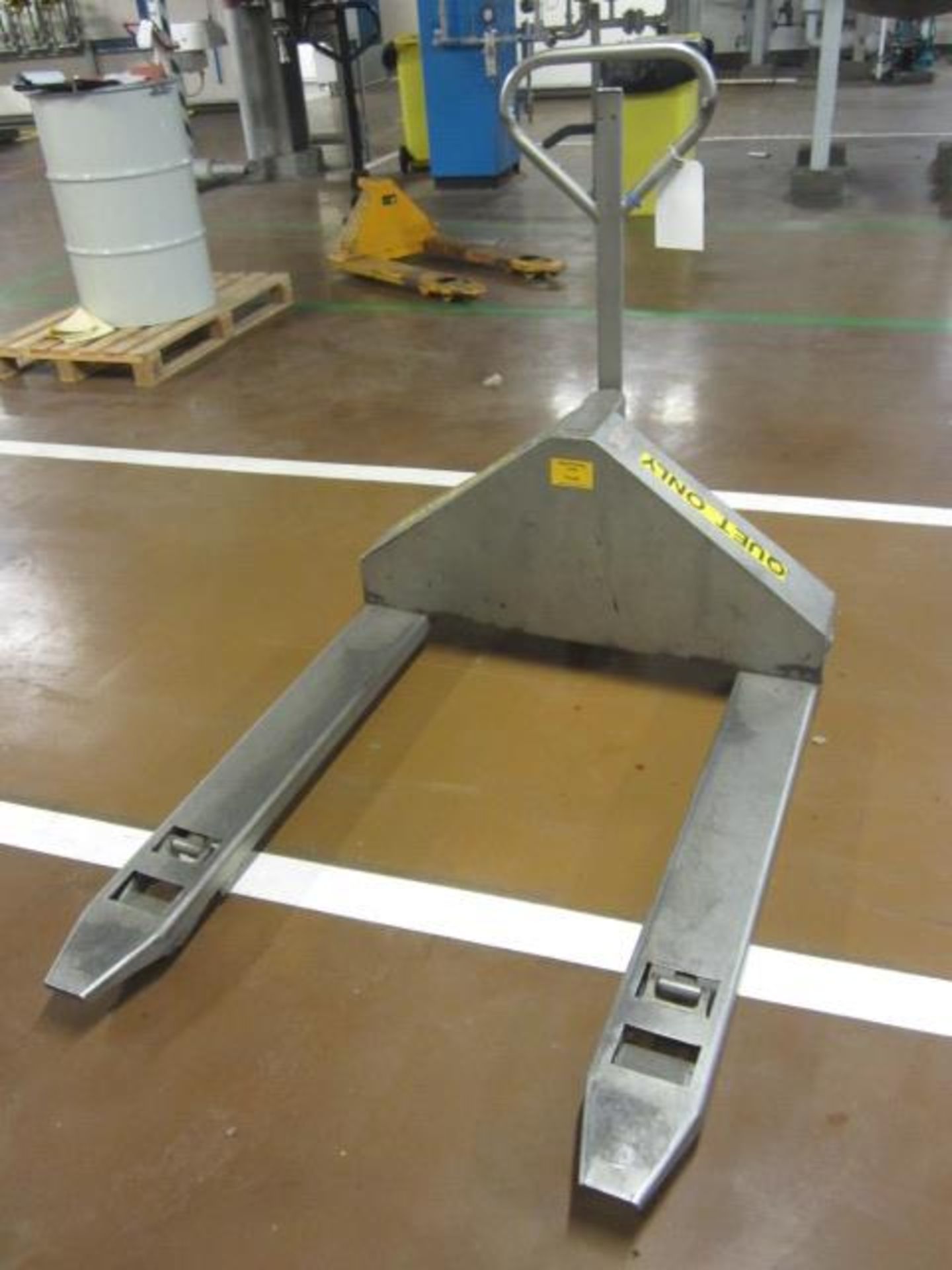 Polymathic extra width hydraulic pallet truck, SWL 1000kg - Image 2 of 3