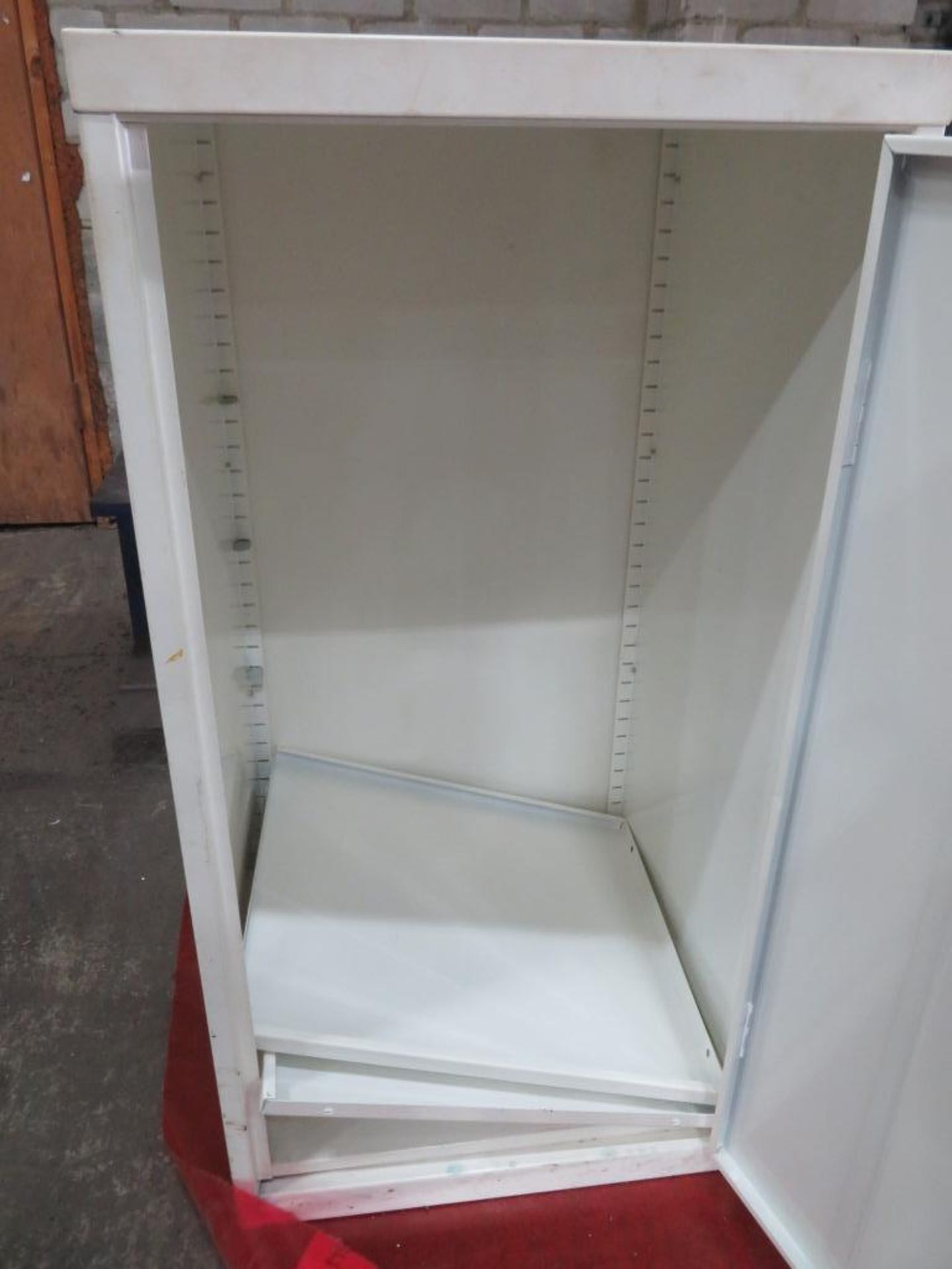 First aid cabinet with key - Image 3 of 4