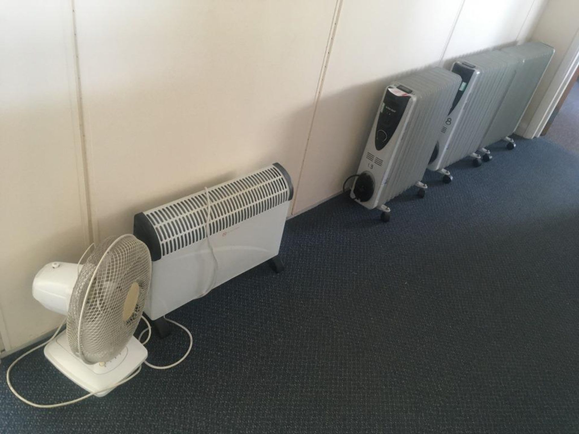 Four desktop fans, two flor standing fans, four electric heaters - Image 2 of 2