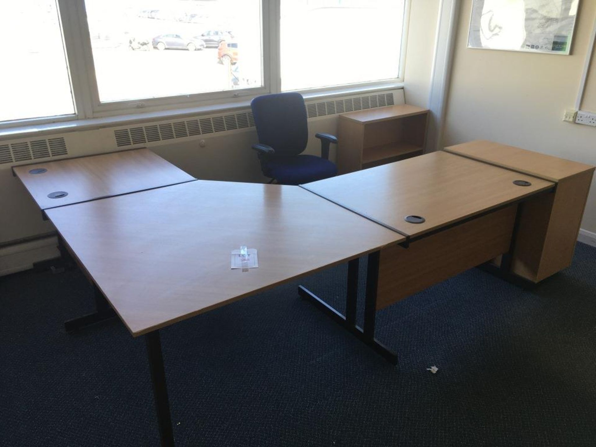 Four L shaped desks, 3x pedestals, 2x book cases, a table, 5x chairs and 6x acoustic dividers - Image 3 of 6