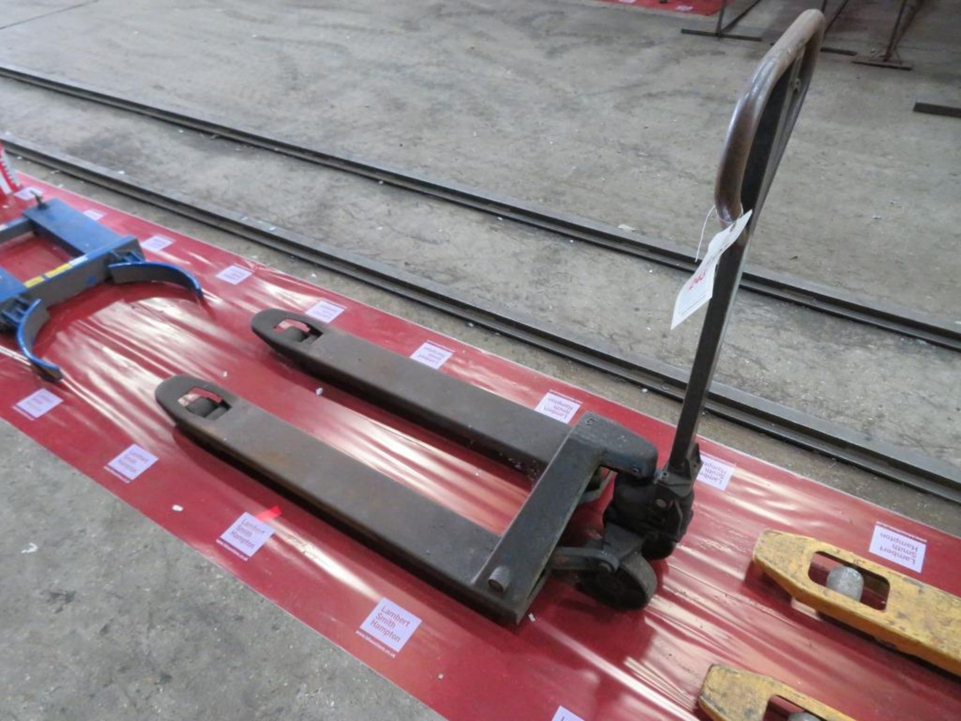 Pallet truck