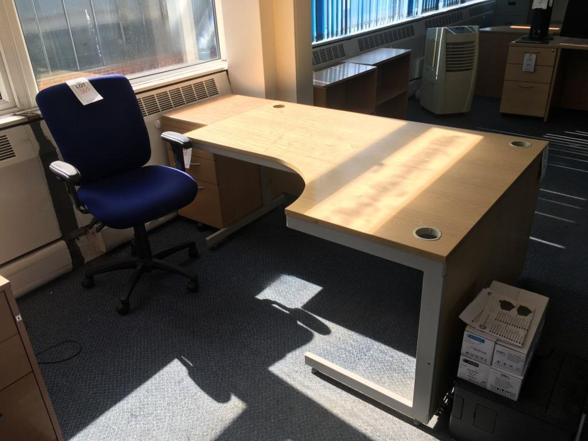 A L shaped desk, a swivel chair and a pedestal - Image 2 of 2
