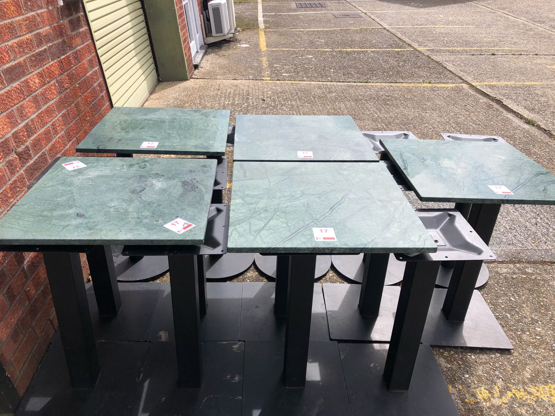 Five 600mm square marble top single pedestal tables - Image 5 of 5