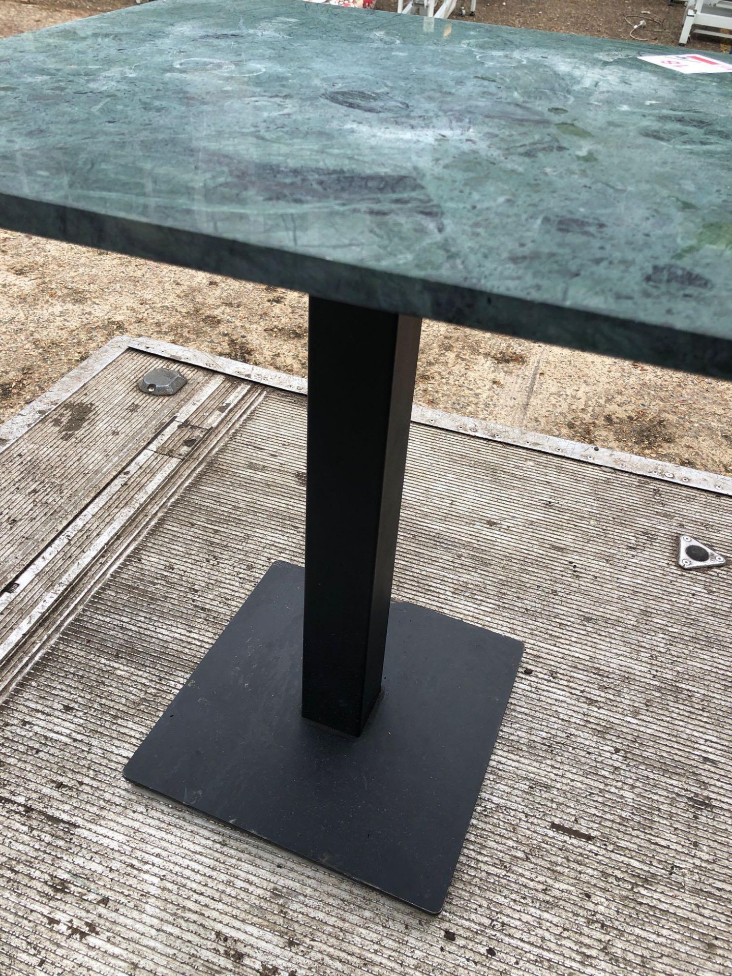 Four 600mm square marble top single pedestal tables - Image 3 of 5