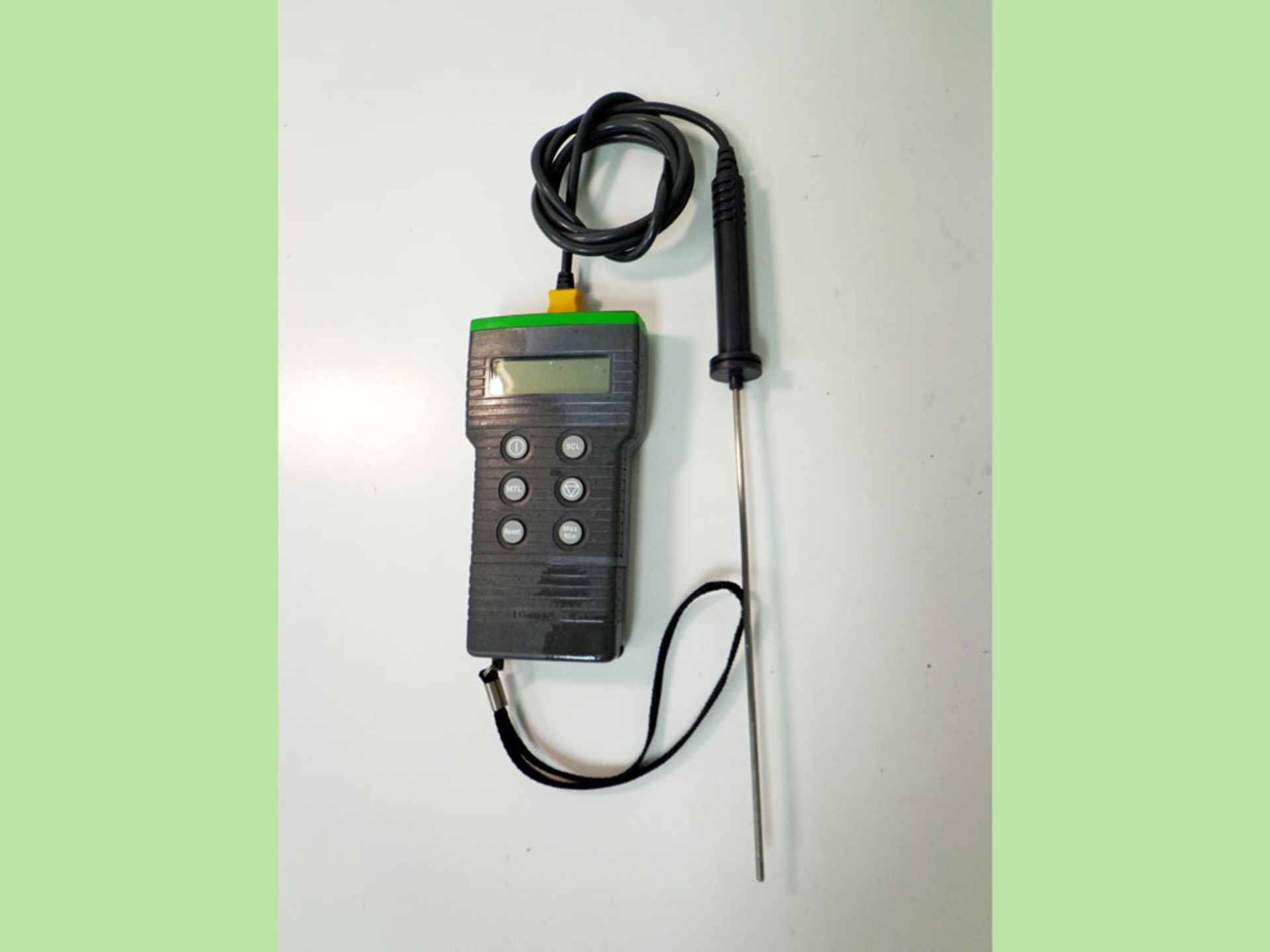 Comark C9006 I.S. Handheld Digital Thermometer, 1 Input, C900X series, S/N 59828/16-04