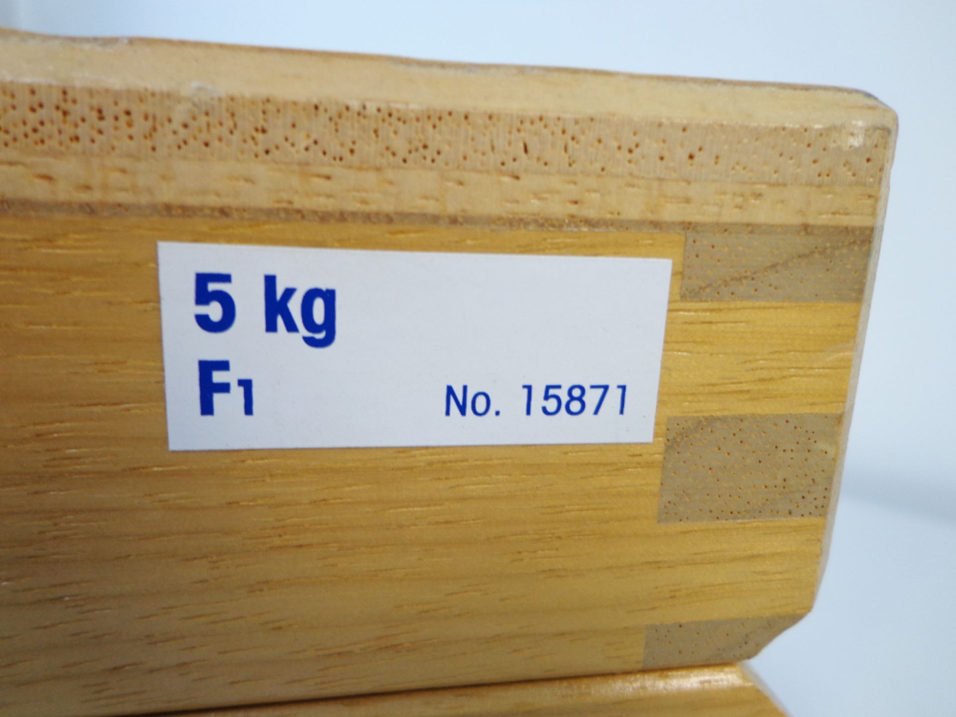 Mettler Toledo Single 5kg F1 Stainless Steel Calibration Weight, in Wooden Box, Ref 15871 - Image 4 of 4