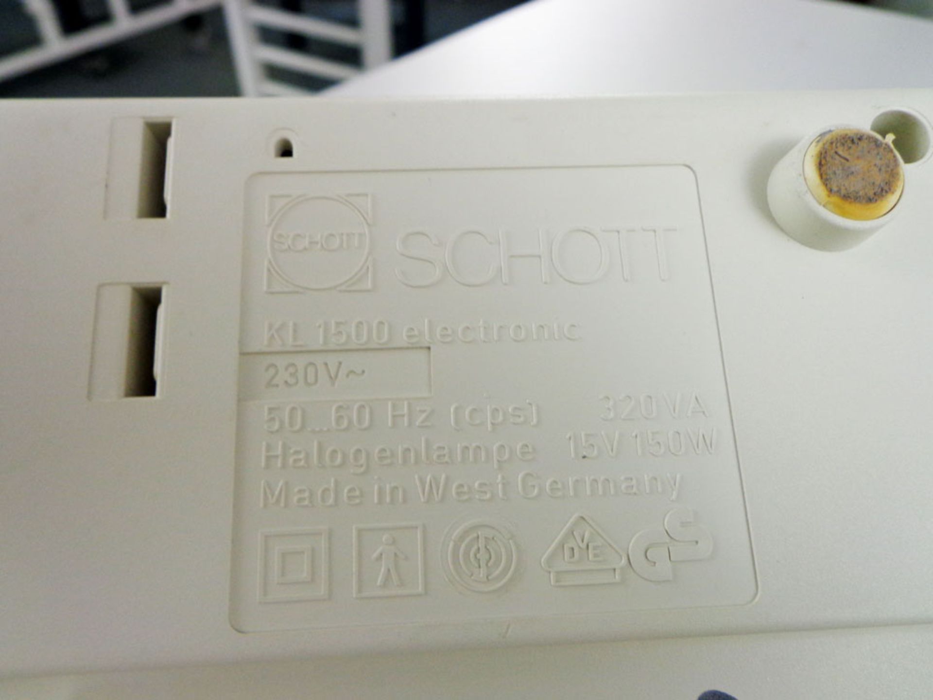 Schott KL1500 Electronic Cold Light Source with Twin Goose Neck Fiber Optic Illuminator. - Image 4 of 5