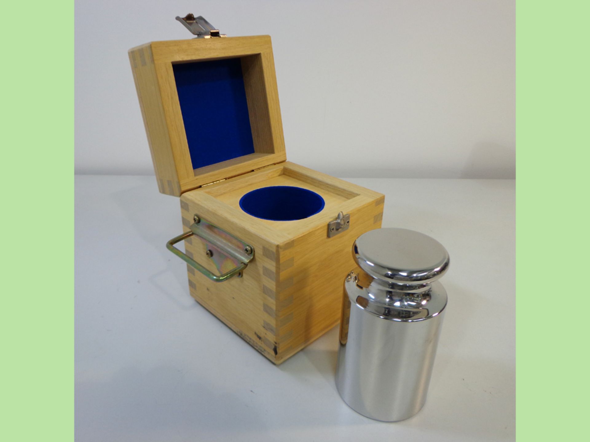 Mettler Toledo Single 5kg F1 Stainless Steel Calibration Weight, in Wooden Box, Ref 15871