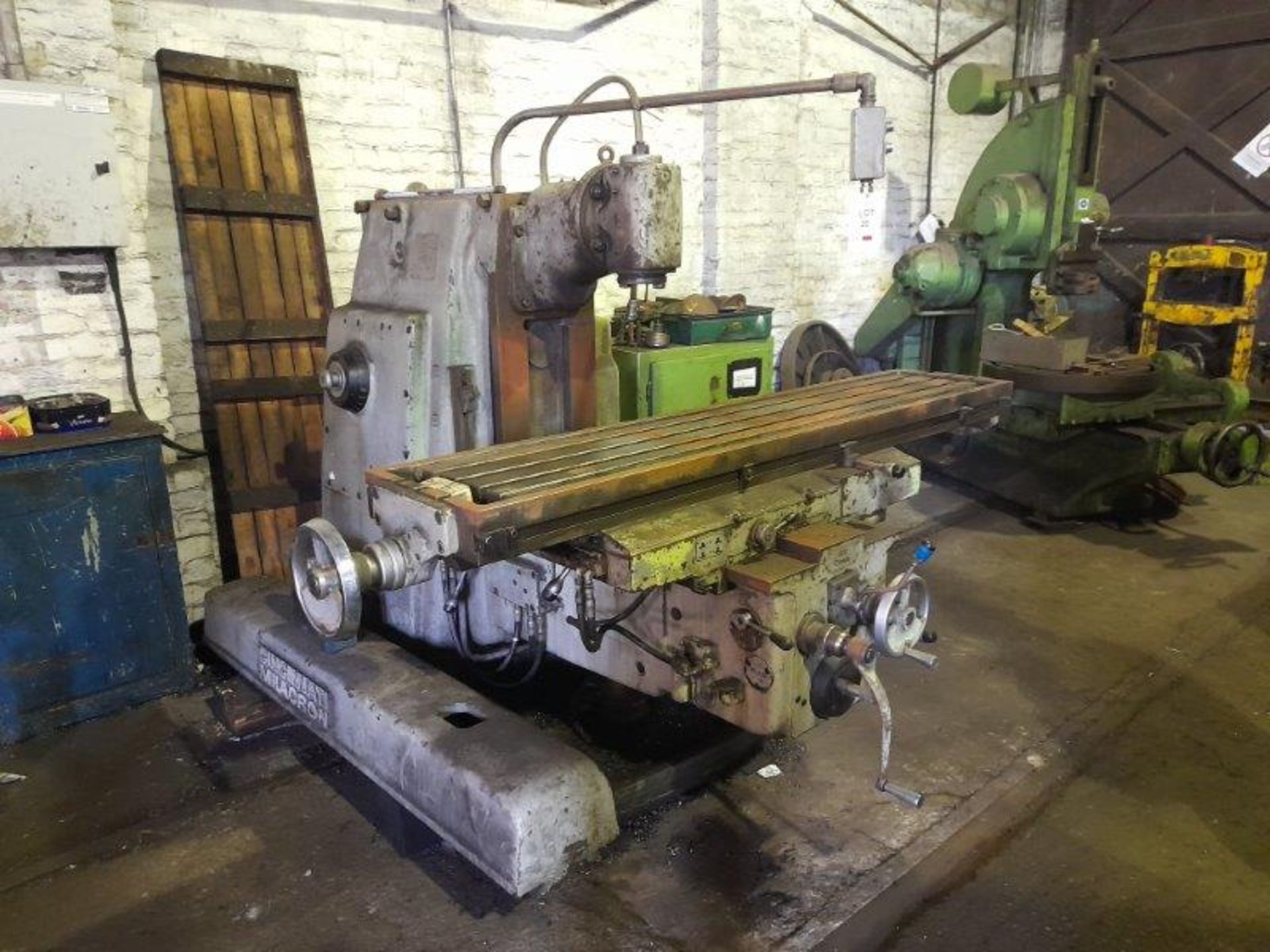 Cincinnati Milacron 420-16 Plain Cinedo horizontal milling machine with vertical head, Serial No: