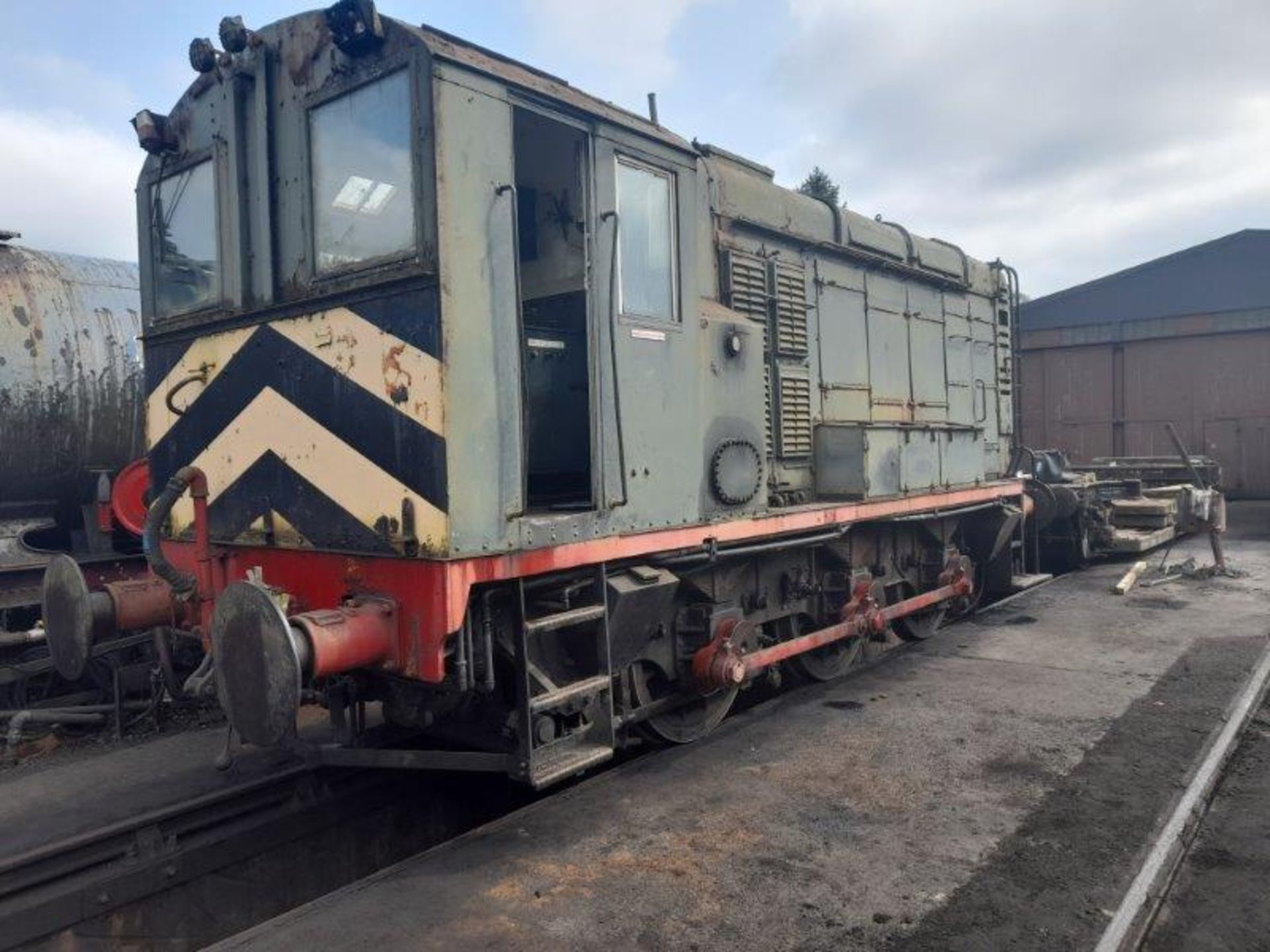 English Electric 350hp 0-6-0 diesel electric shunter (name: Davy) (Advised as runs but loses coolant - Image 3 of 13