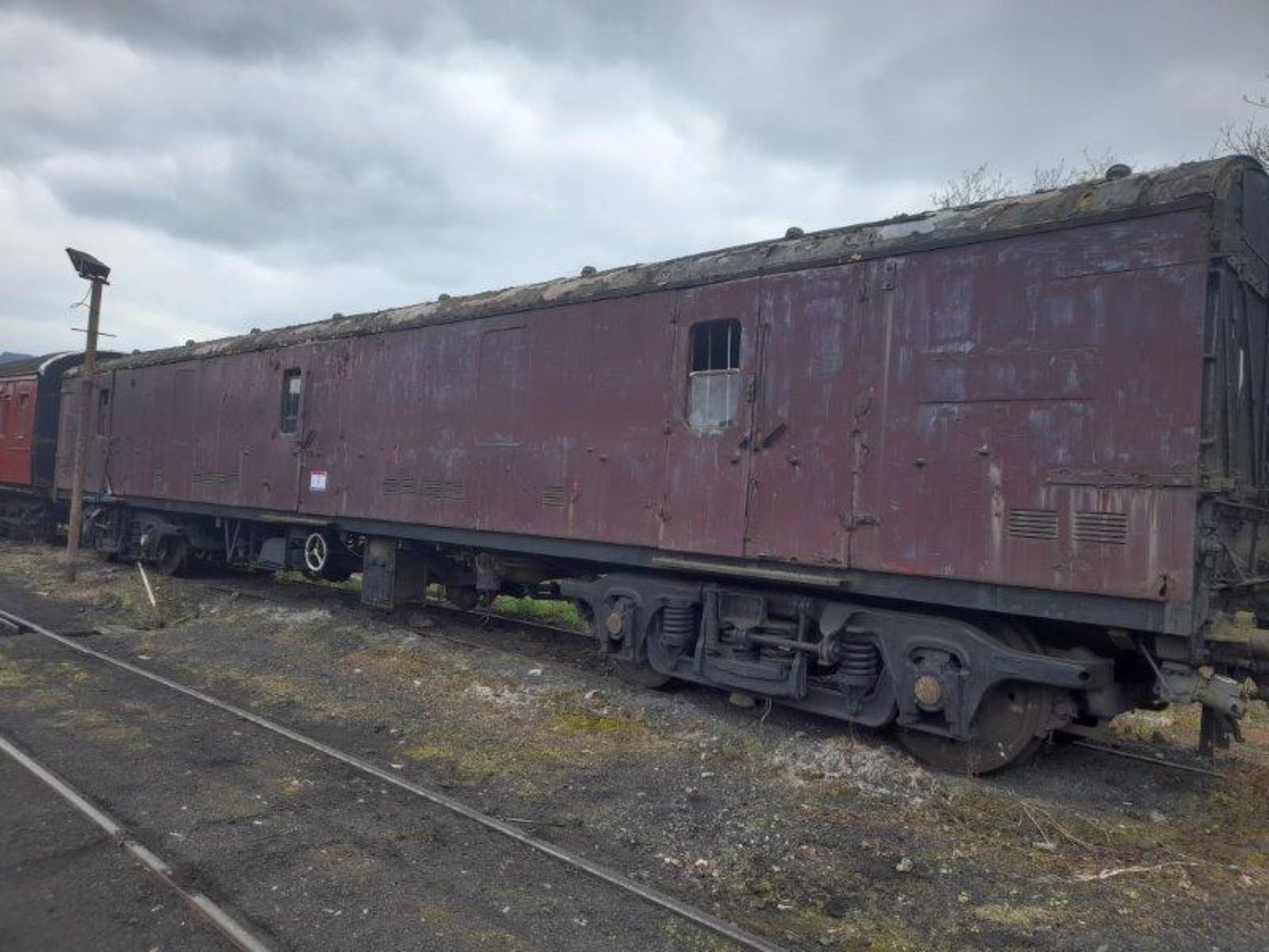BR type GUV box van bogie, maroon livery, no. 95151. (Please note: a mandatory lift out charge of - Image 2 of 3