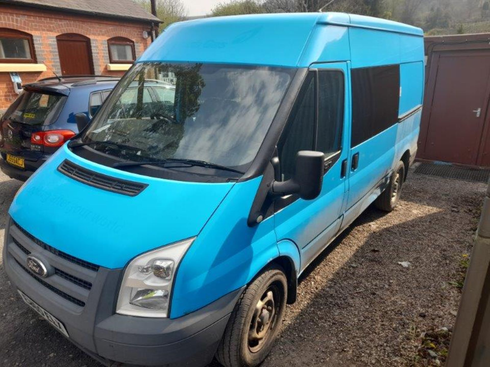 Ford Transit 330 MWB diesel TDCi 115ps medium roof van with windowed slide doors and 2 fitted - Image 4 of 13