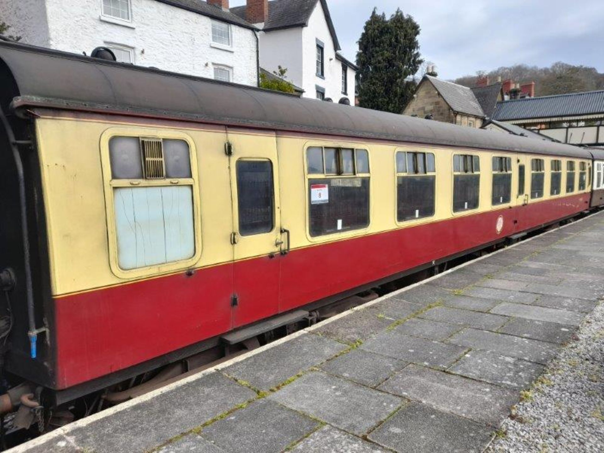 BR Mark 1 type TSO coach, no. M4947, 64-seats in chain link moquette, 2 x WC's, carmine and cream - Image 3 of 15