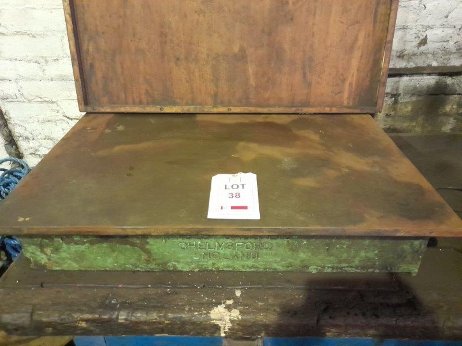 Windley Bros 36" x 24" surface plate.(Please note: this lot is to be collected between Monday 17 May