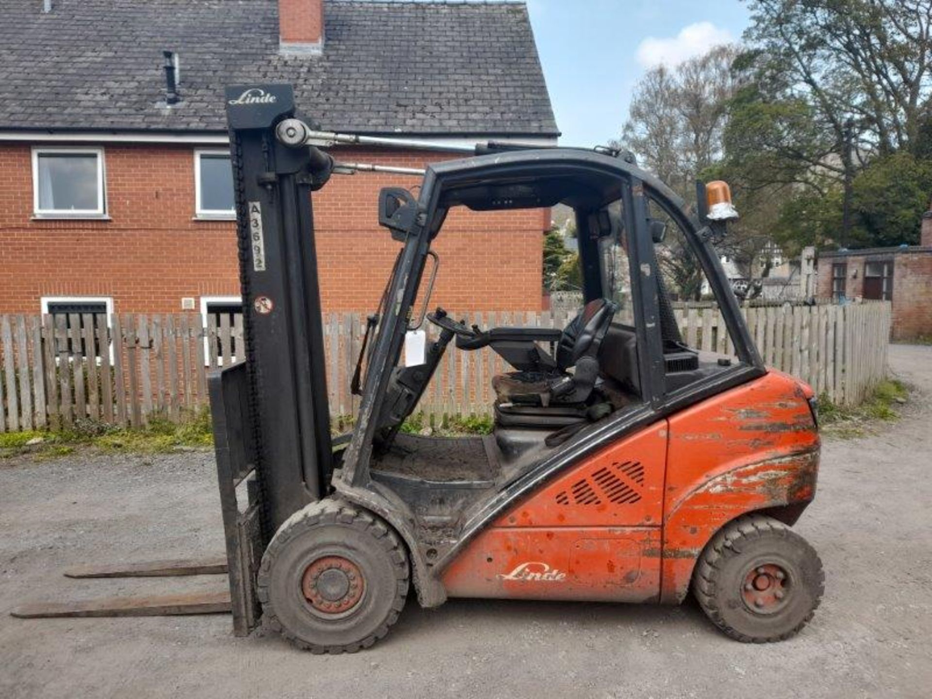 Linde H30D diesel driven counter balance fork lift truck, Serial No: H2X393W04635 (2007), max