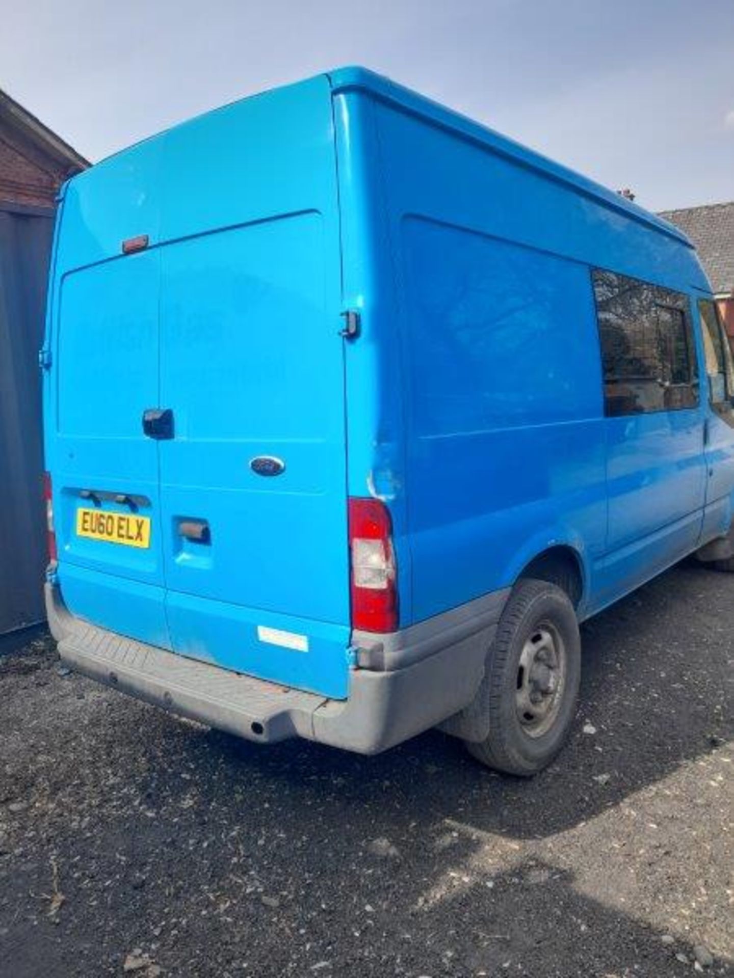 Ford Transit 330 MWB diesel TDCi 115ps medium roof van with windowed slide doors and 2 fitted - Image 7 of 13