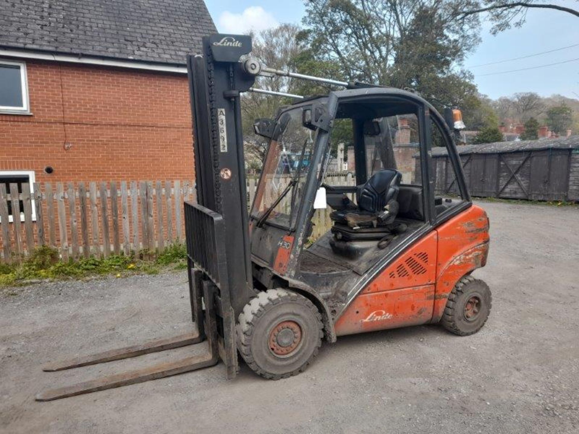 Linde H30D diesel driven counter balance fork lift truck, Serial No: H2X393W04635 (2007), max - Image 2 of 4