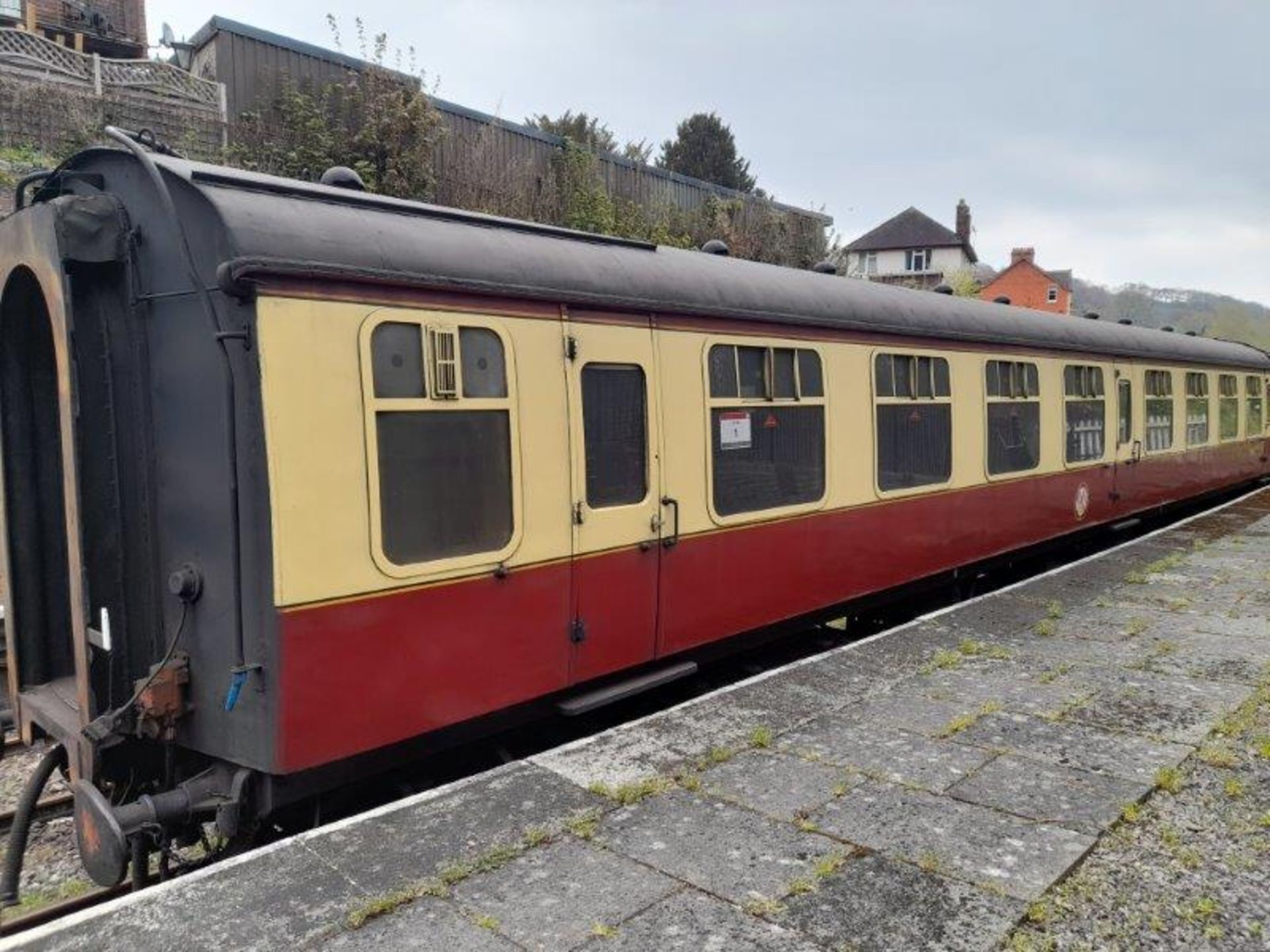 BR Mark 1 type SK coach, no. E18421, 64-seats in blue moquette, 2 x WC's, carmine and cream - Image 2 of 15