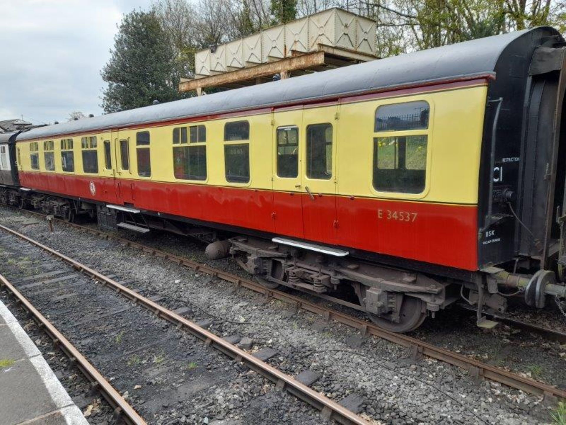 BR Mark 1 type BSK coach, no. E34537, 32-seats in red/blue moquette, 1 x WC, carmine and cream - Image 6 of 17