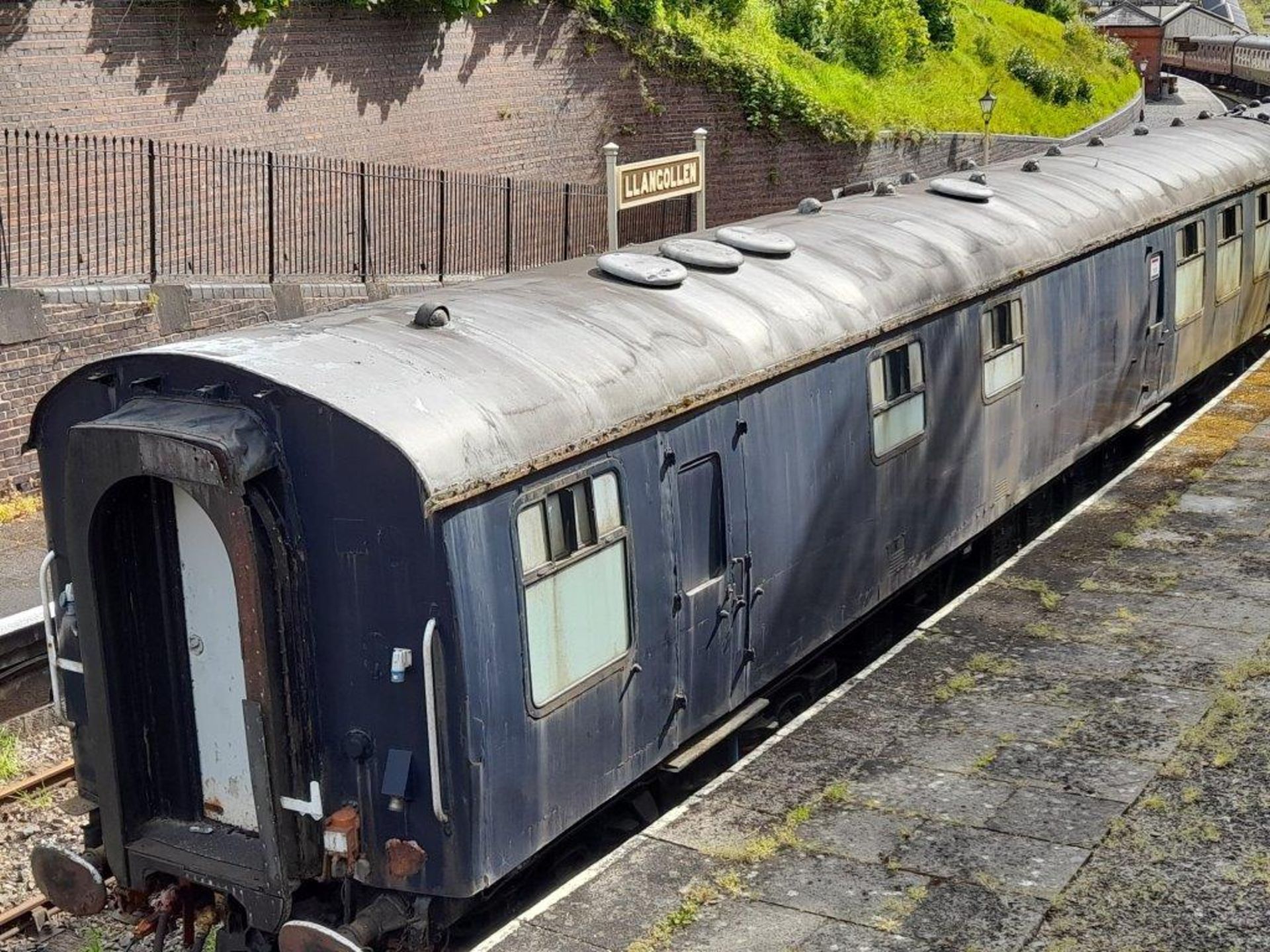 BR MARK 1 TYPE RBR BUFFET RESTAURANT COACH, NO. 1697 (1961) (Please note: a mandatory lift out...