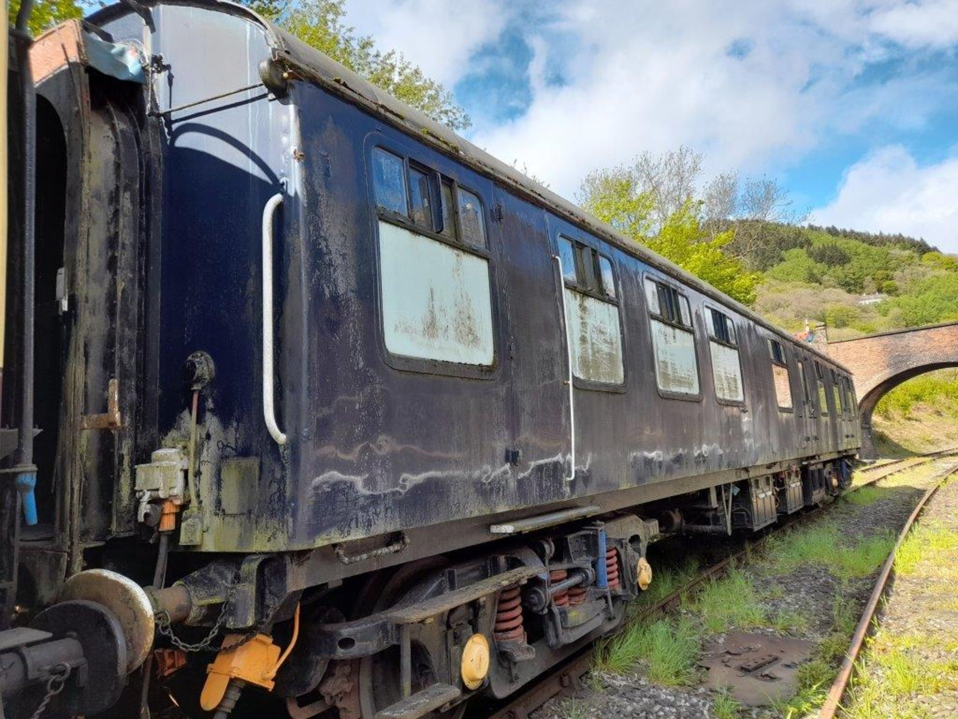 BR MARK 1 TYPE RBR BUFFET RESTAURANT COACH, NO. 1697 (1961) (Please note: a mandatory lift out... - Image 5 of 15