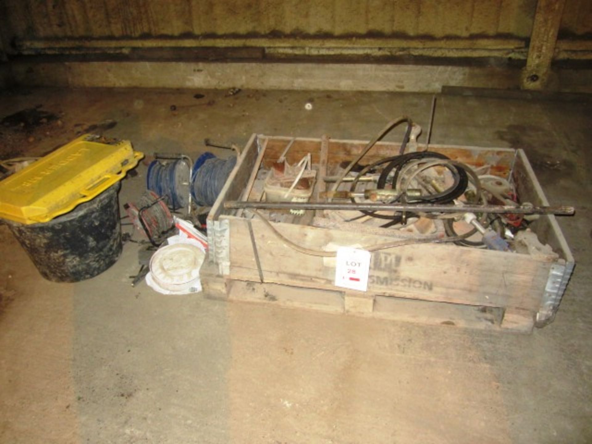 Miscellaneous lot including assorted rams, reeled extension leads, 240v, jump leads, ladder M8 etc.