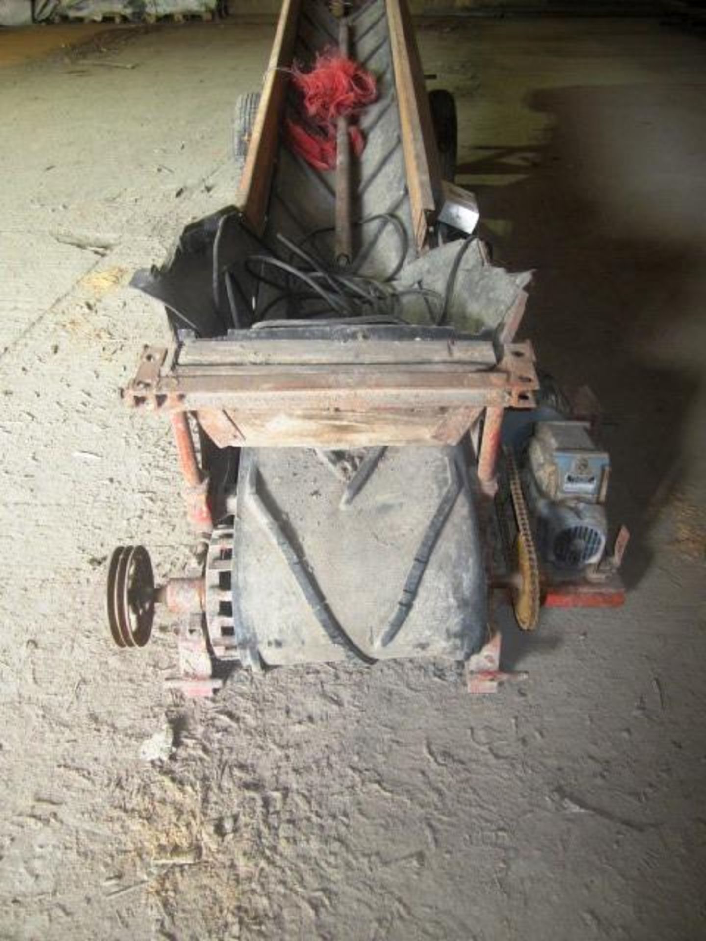 Mobile rubber belt potato elevator, approx. belt size: 350mm x 7m - for spares or repair - Image 5 of 6